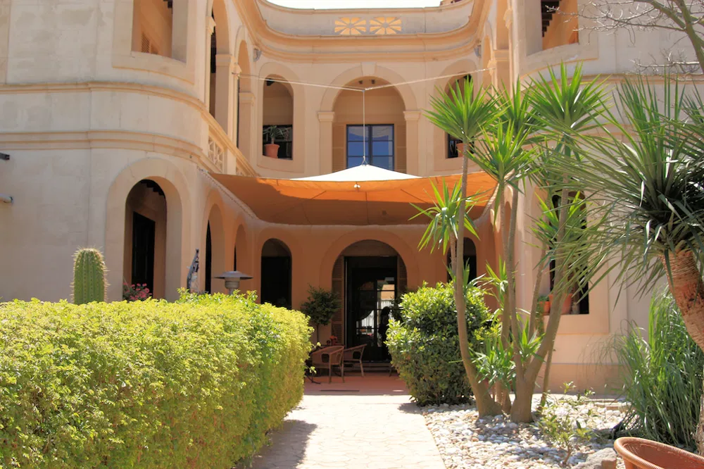 Town Palace with hotel and restaurant in Artá-1