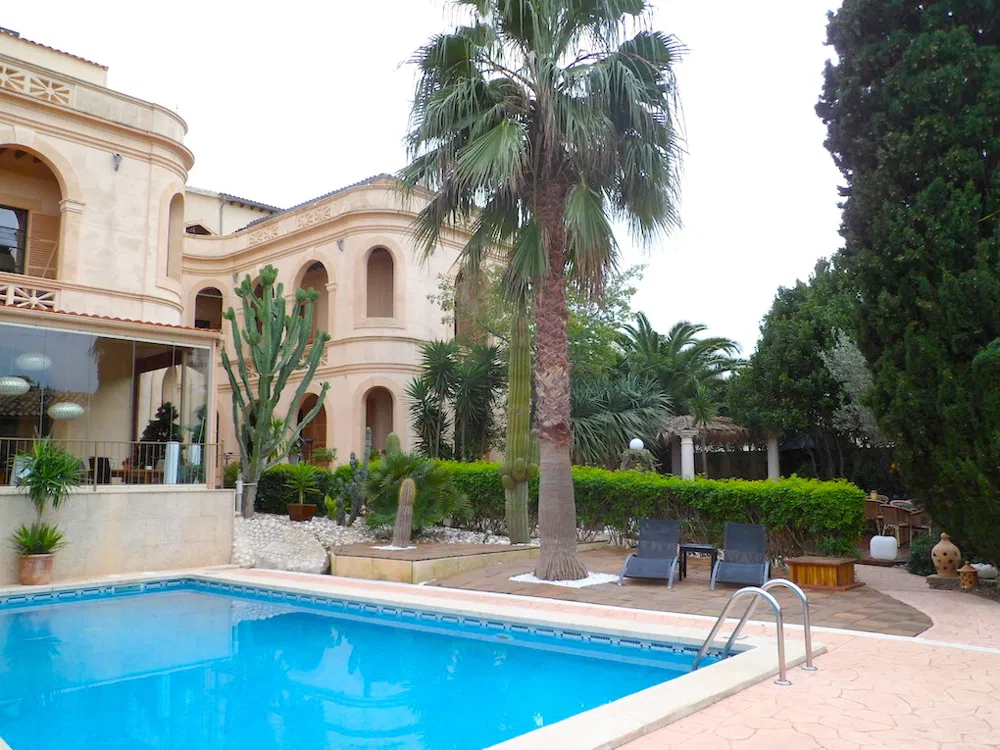 Town Palace with hotel and restaurant in Artá-15
