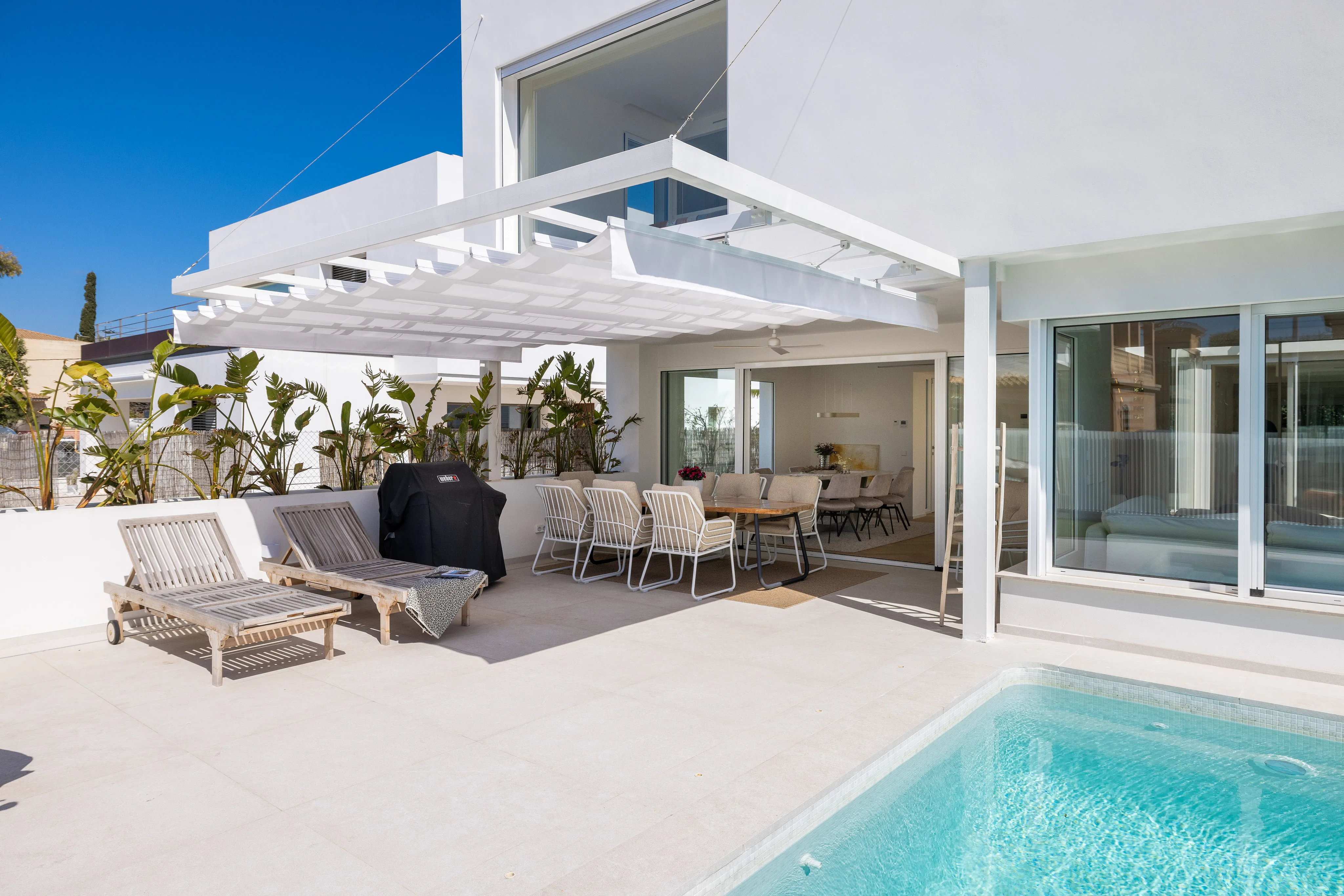 Exklusive, vollständig renovierte Villa im mediterranen Stil mit Pool und großzügigen Wohnbereichen-18