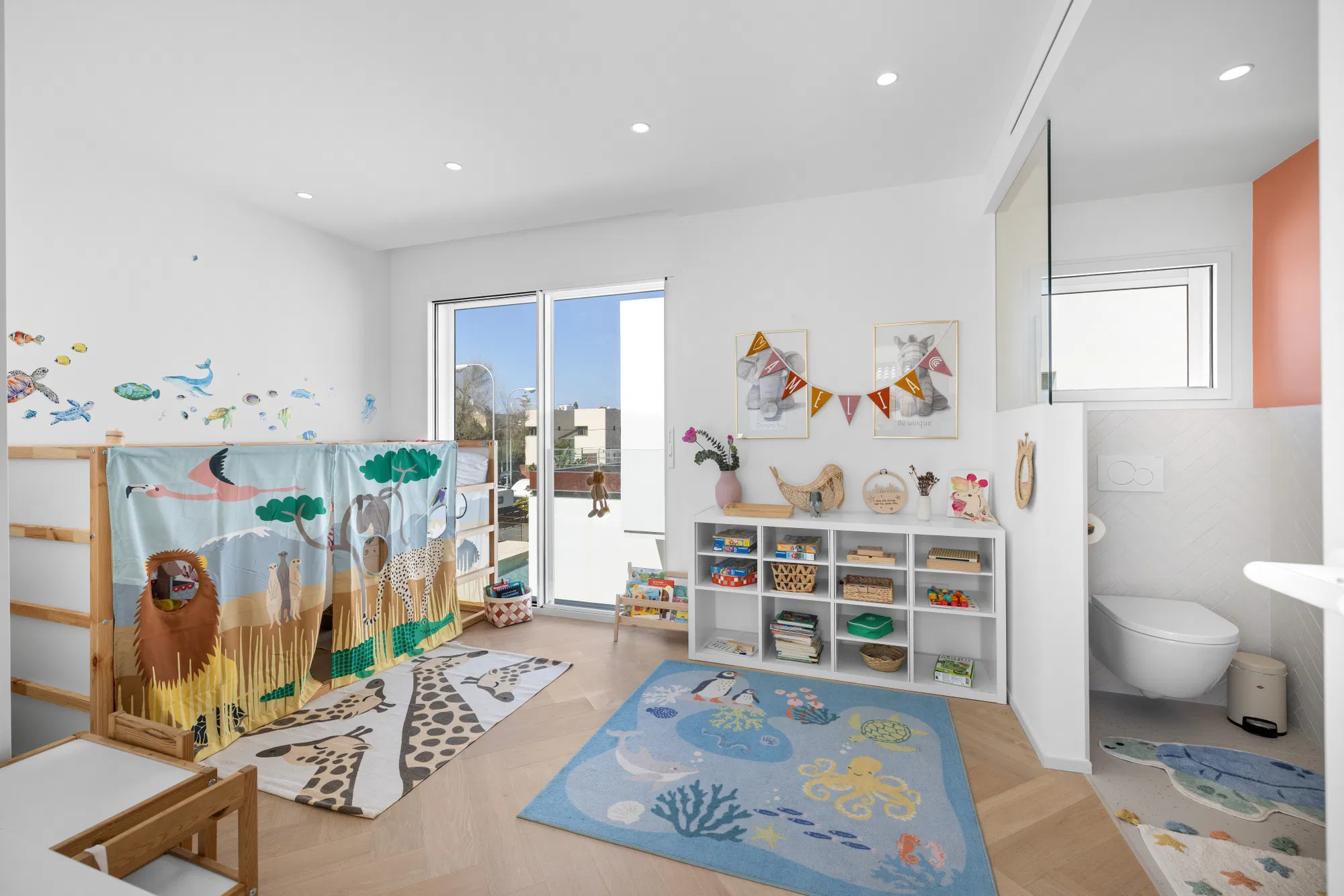 Villa exclusive de style méditerranéen entièrement rénovée avec piscine et grands espaces de vie-13