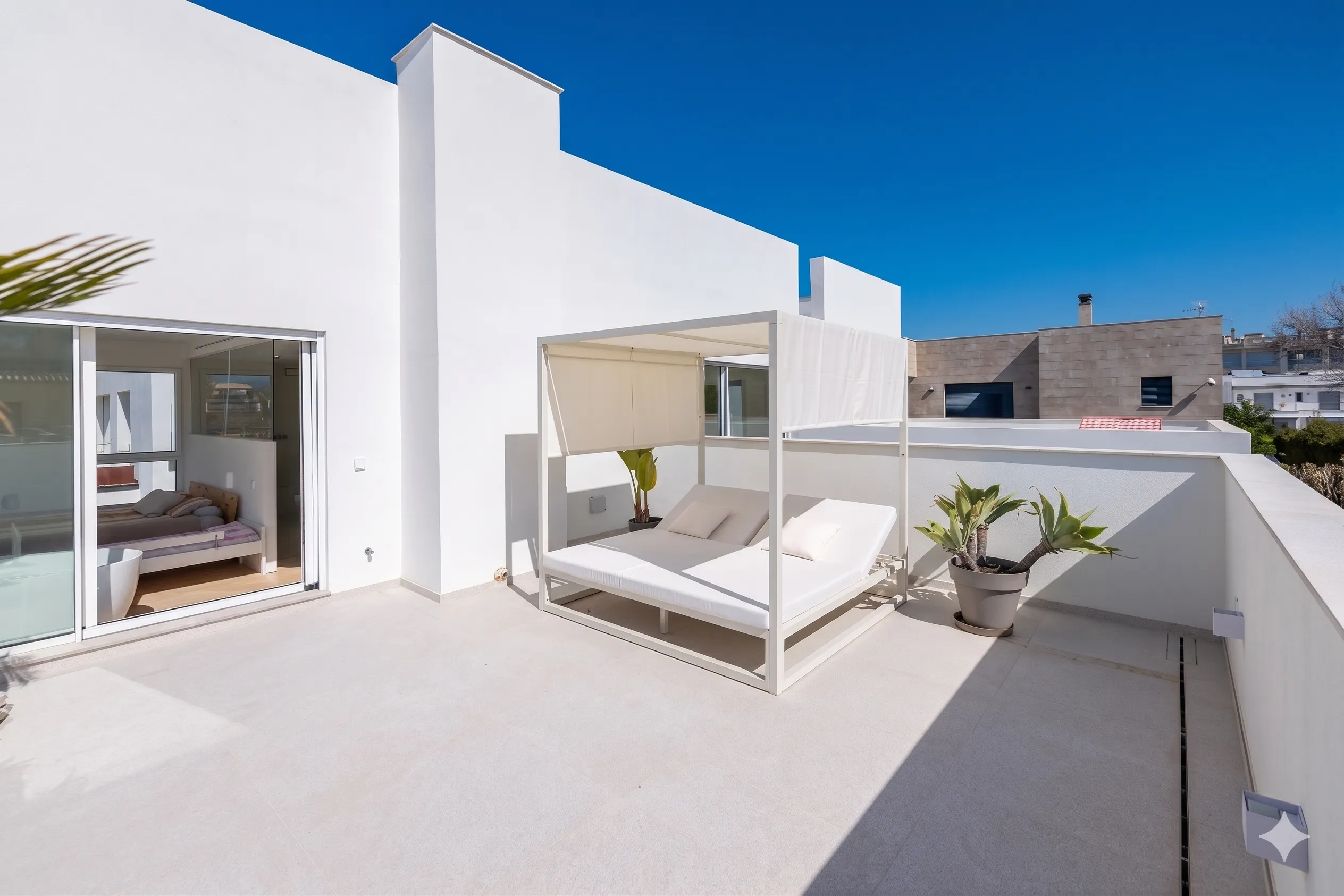 Exklusive, vollständig renovierte Villa im mediterranen Stil mit Pool und großzügigen Wohnbereichen-16