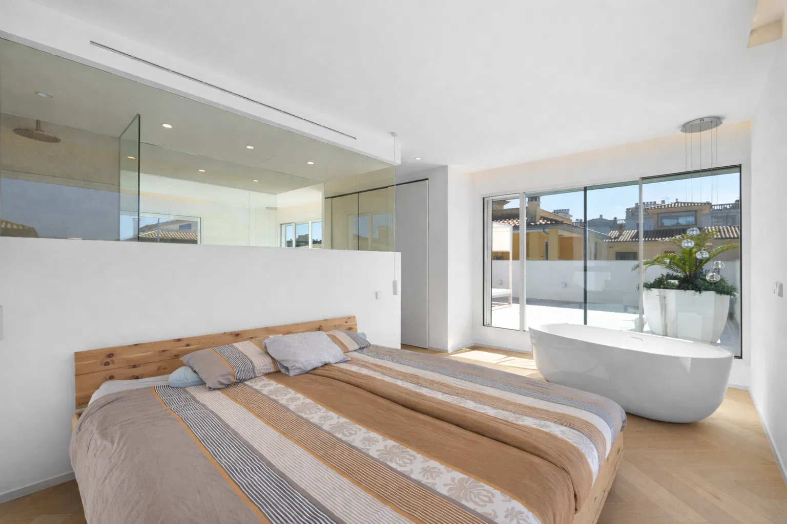 Villa exclusive de style méditerranéen entièrement rénovée avec piscine et grands espaces de vie-7