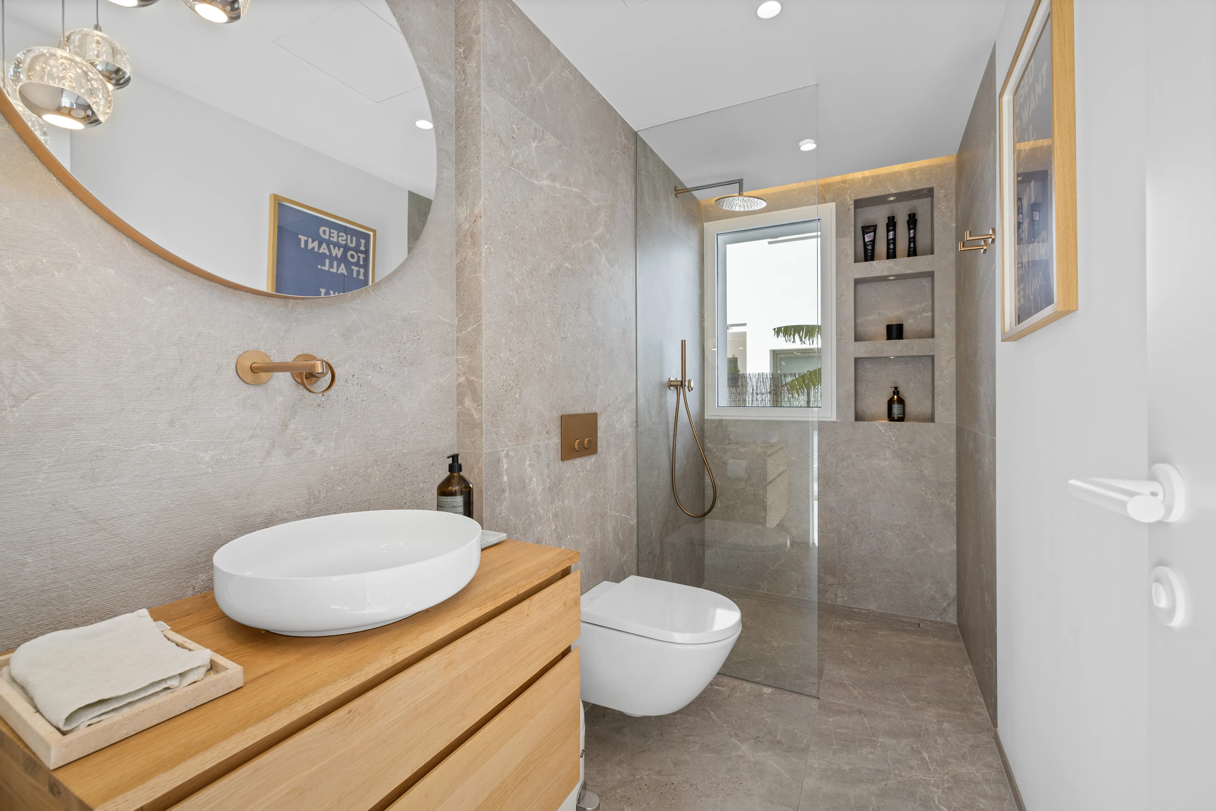 Exklusive, vollständig renovierte Villa im mediterranen Stil mit Pool und großzügigen Wohnbereichen-14