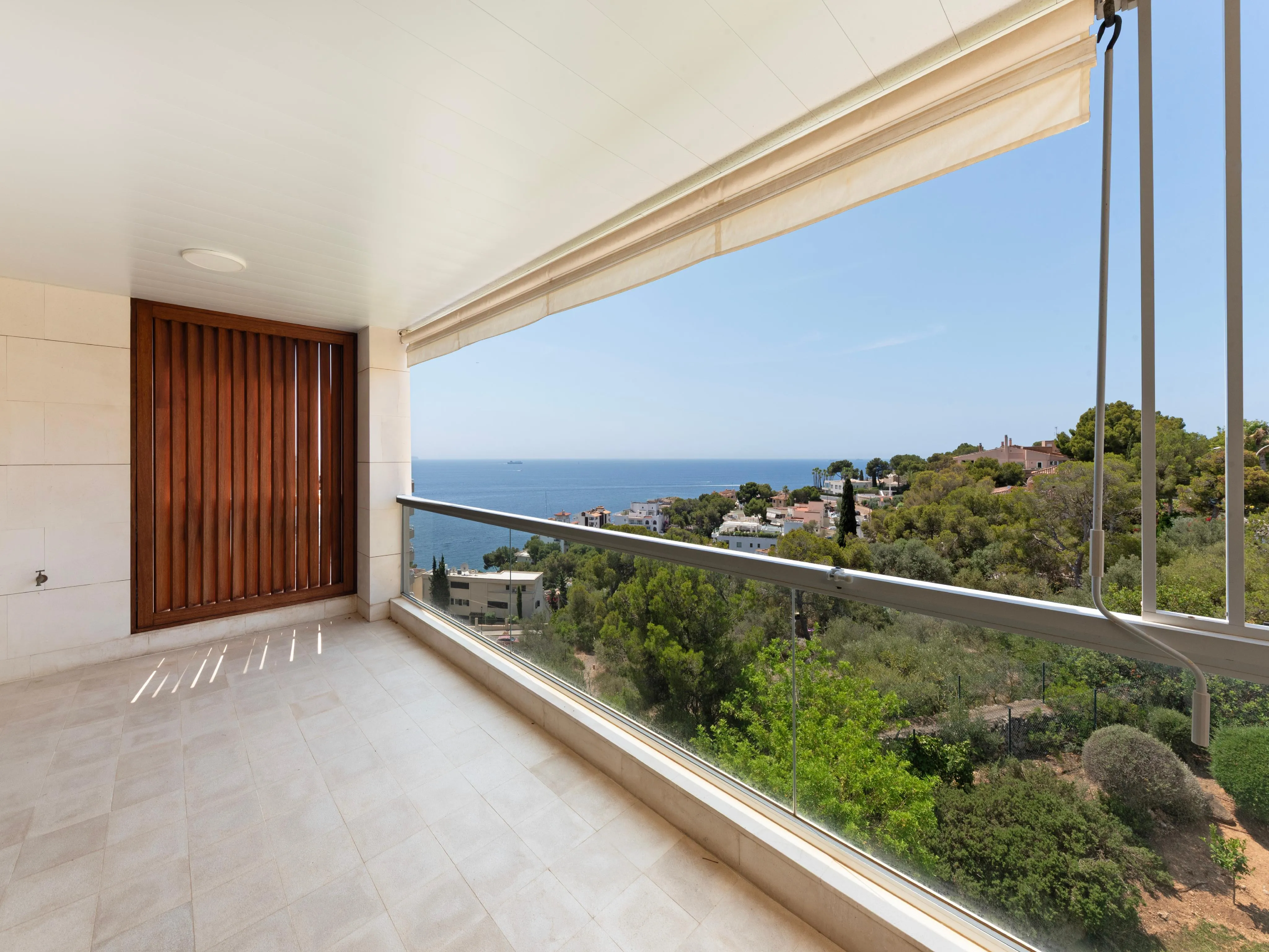 Renoviertes Penthouse mit spektakulärem Meerblick und perfekter Ausrichtung-5