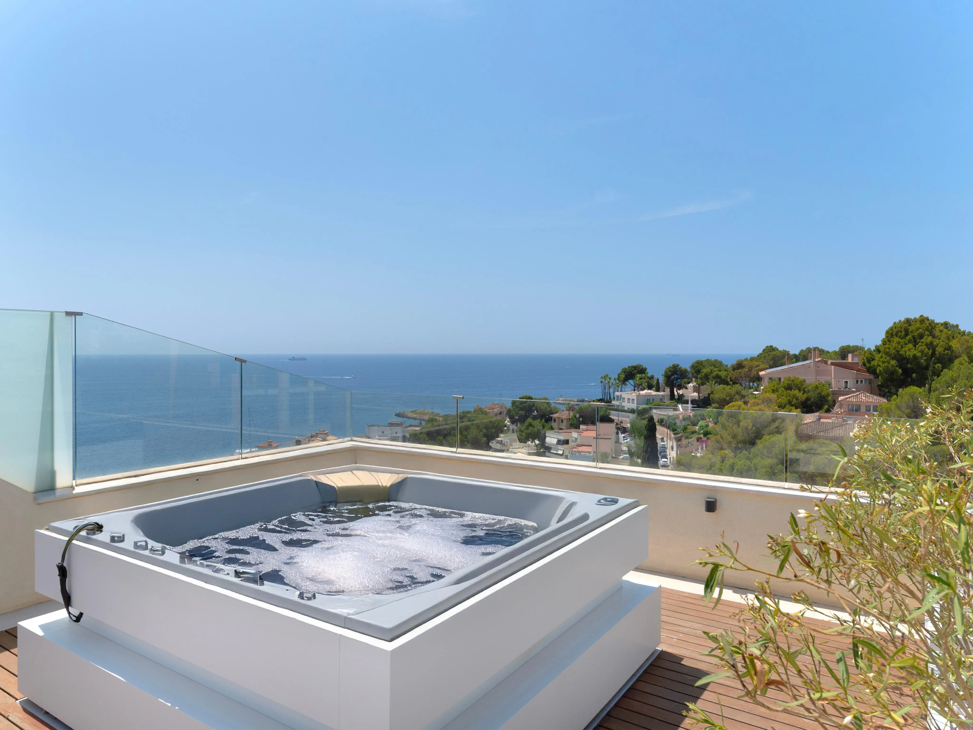 Renoviertes Penthouse mit spektakulärem Meerblick und perfekter Ausrichtung-15