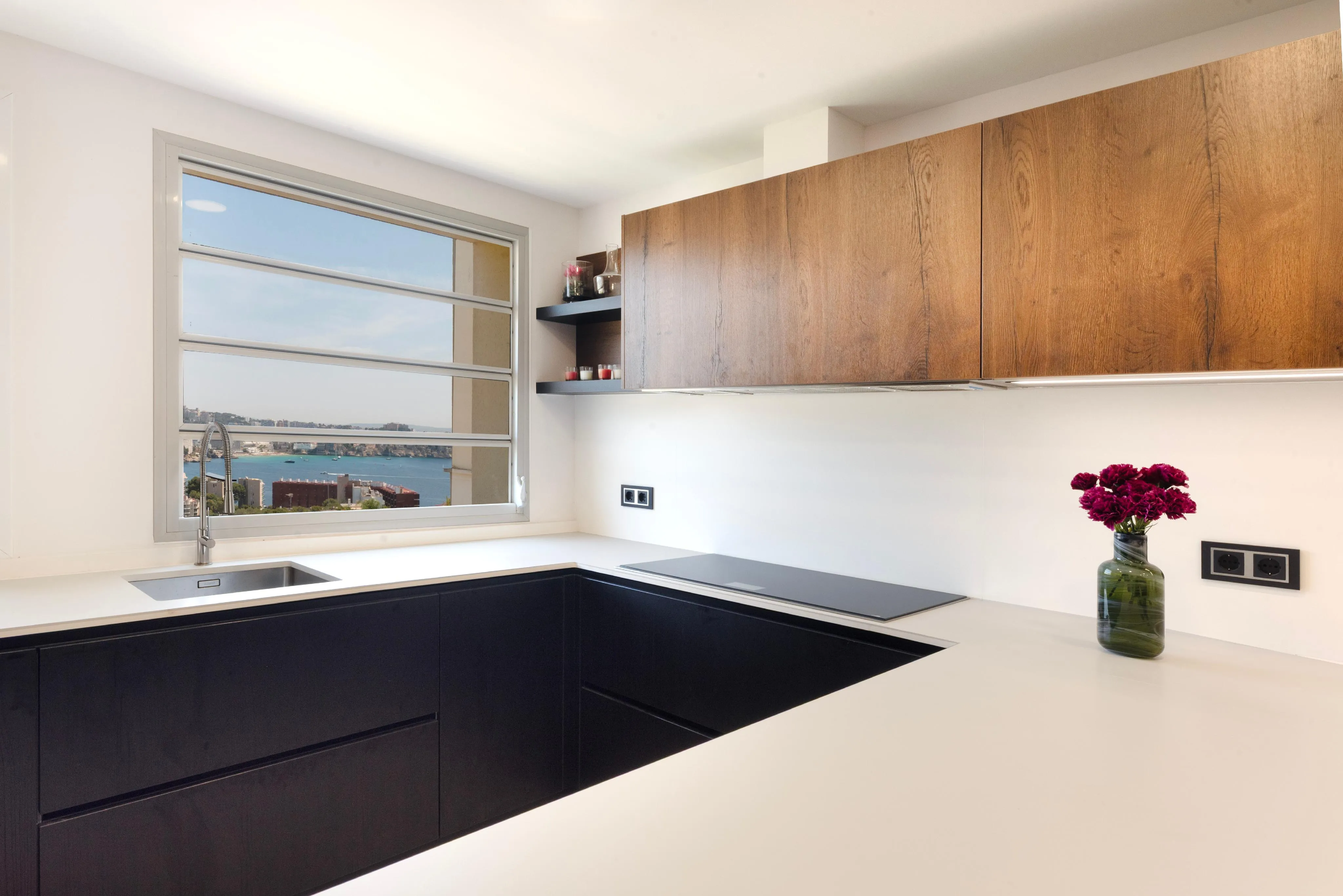 Renovated penthouse with spectacular sea views and perfect orientation-7