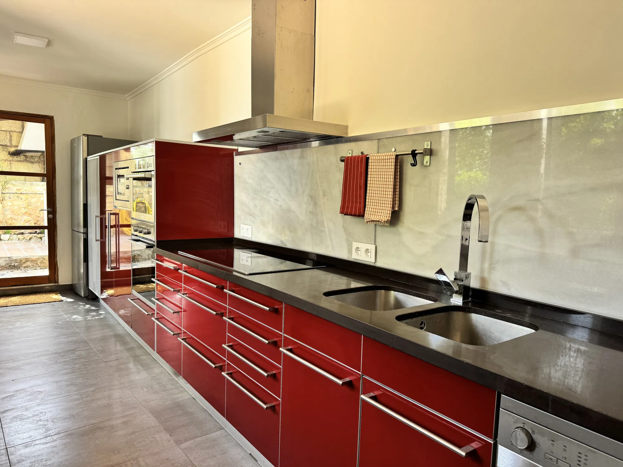 Townhouse in Santa Maria with garage and large south-facing Garden-8