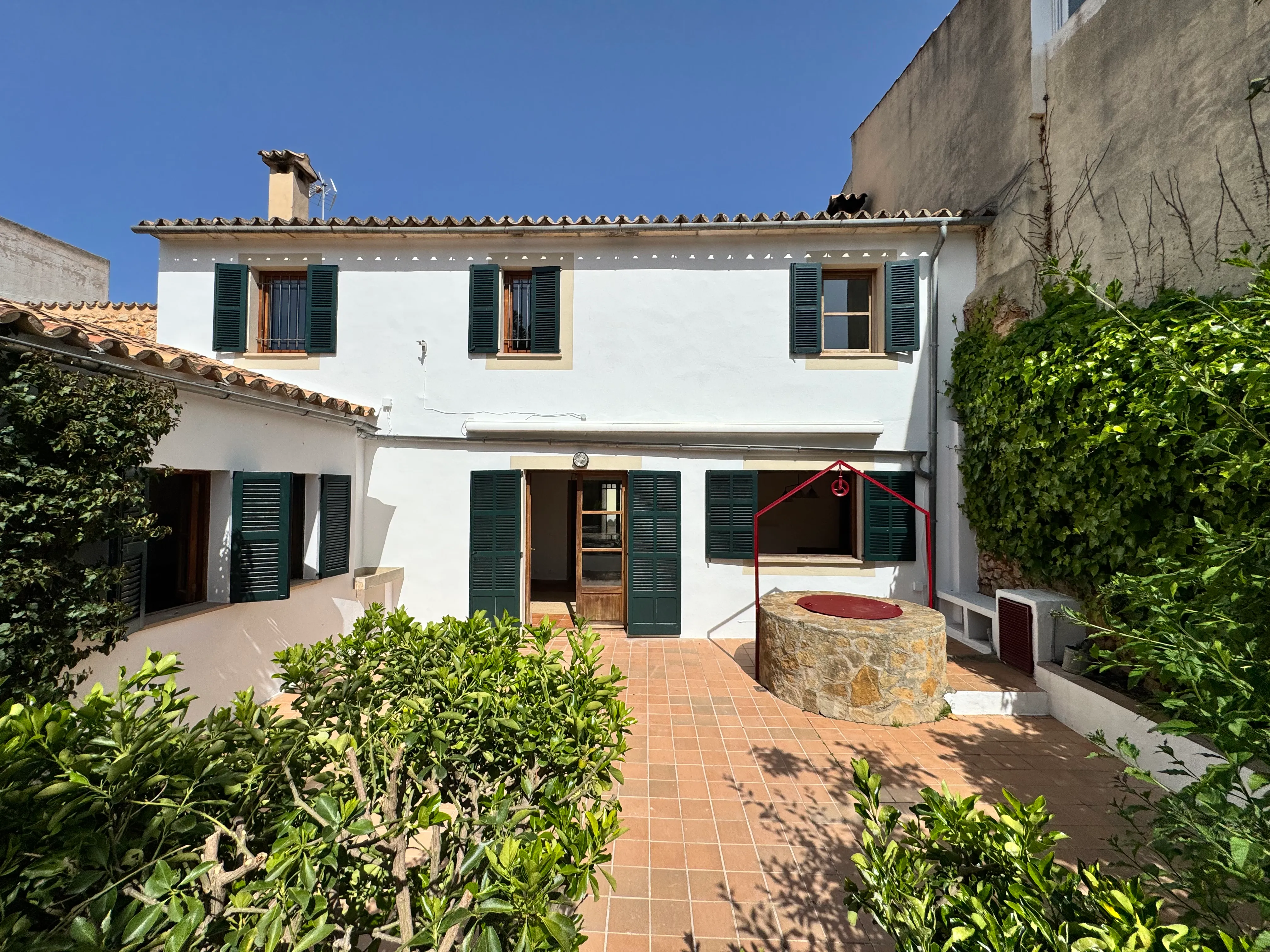 Casa adosada en Santa María con garaje y amplio jardín orientado al sur-14