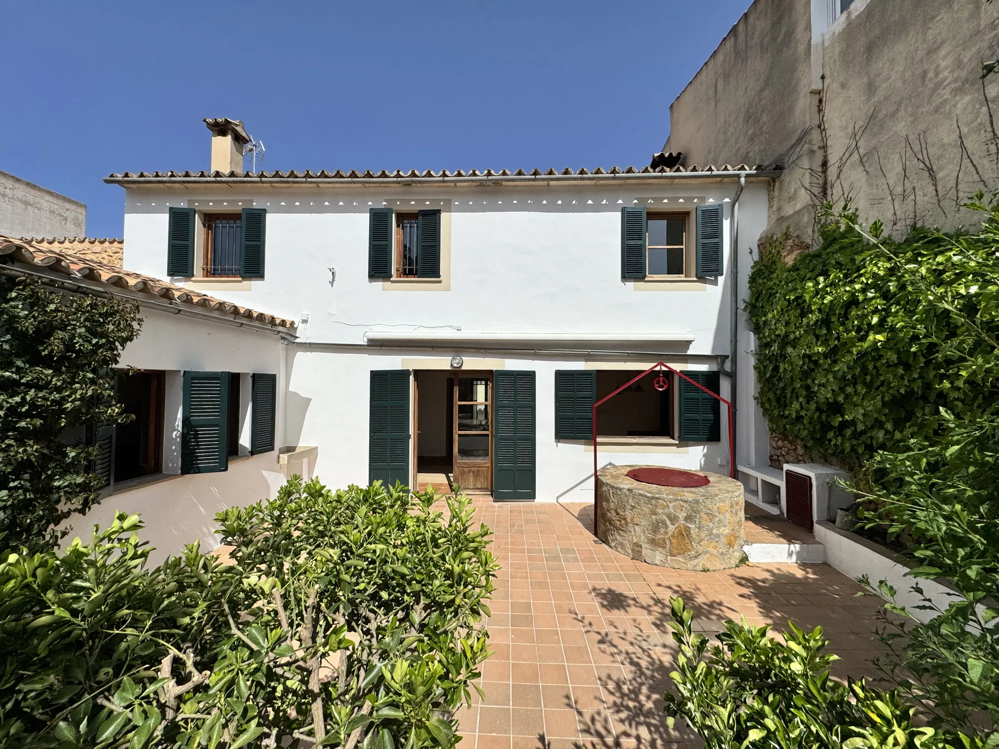 Townhouse in Santa Maria with garage and large south-facing Garden-14