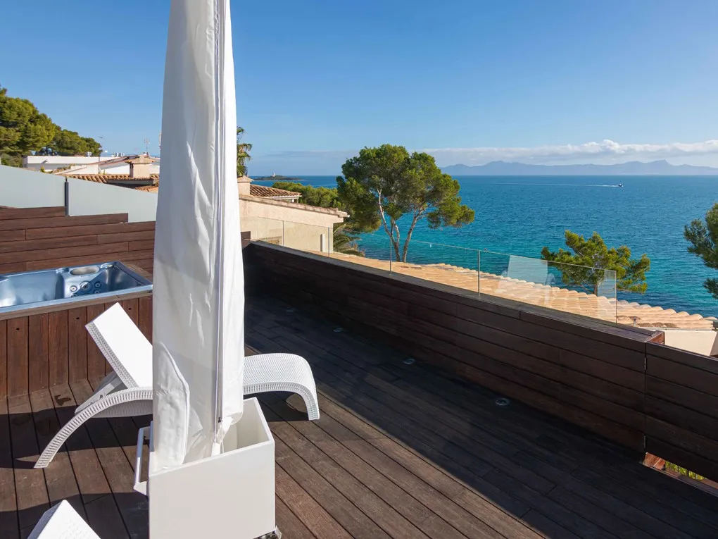 Prachtige luxe villa met directe toegang tot de zee in Alcanada-28