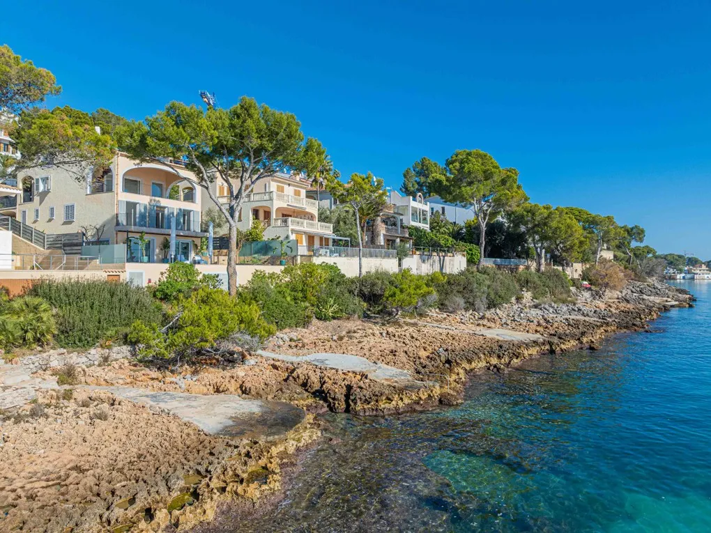 Prachtige luxe villa met directe toegang tot de zee in Alcanada-2