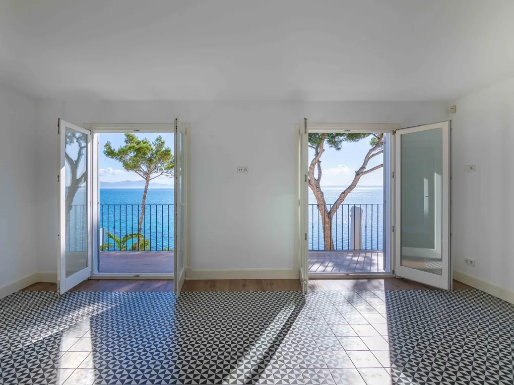 Enastående lyxvilla med direkt tillgång till havet i Alcanada-13