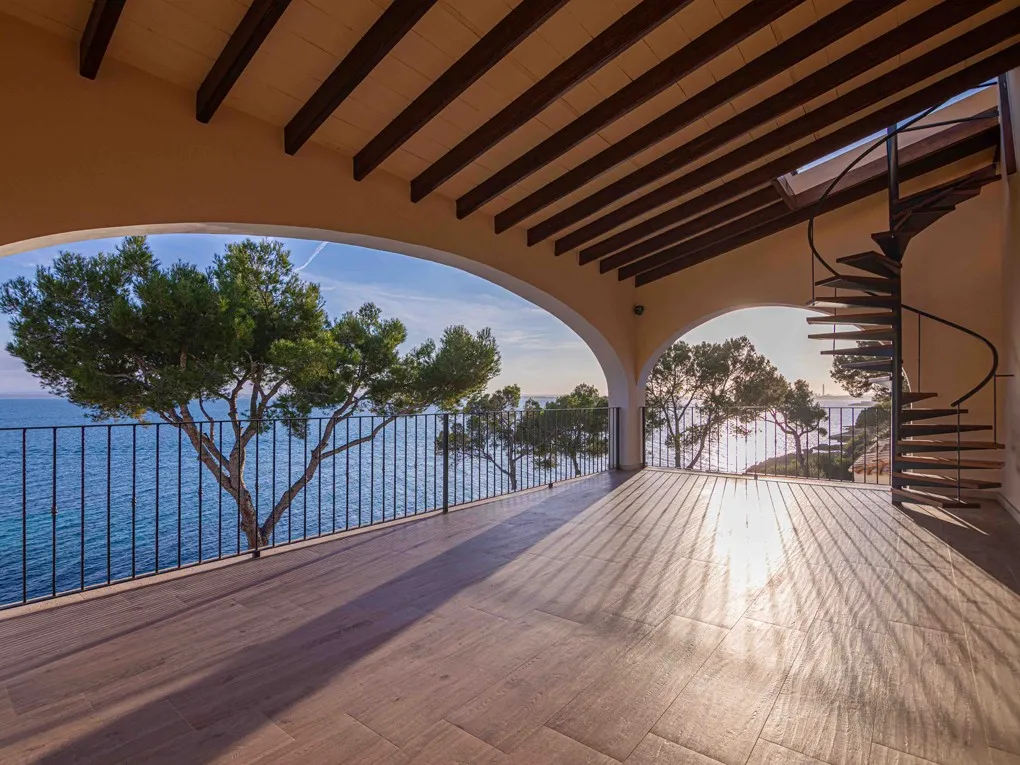 Prachtige luxe villa met directe toegang tot de zee in Alcanada-27