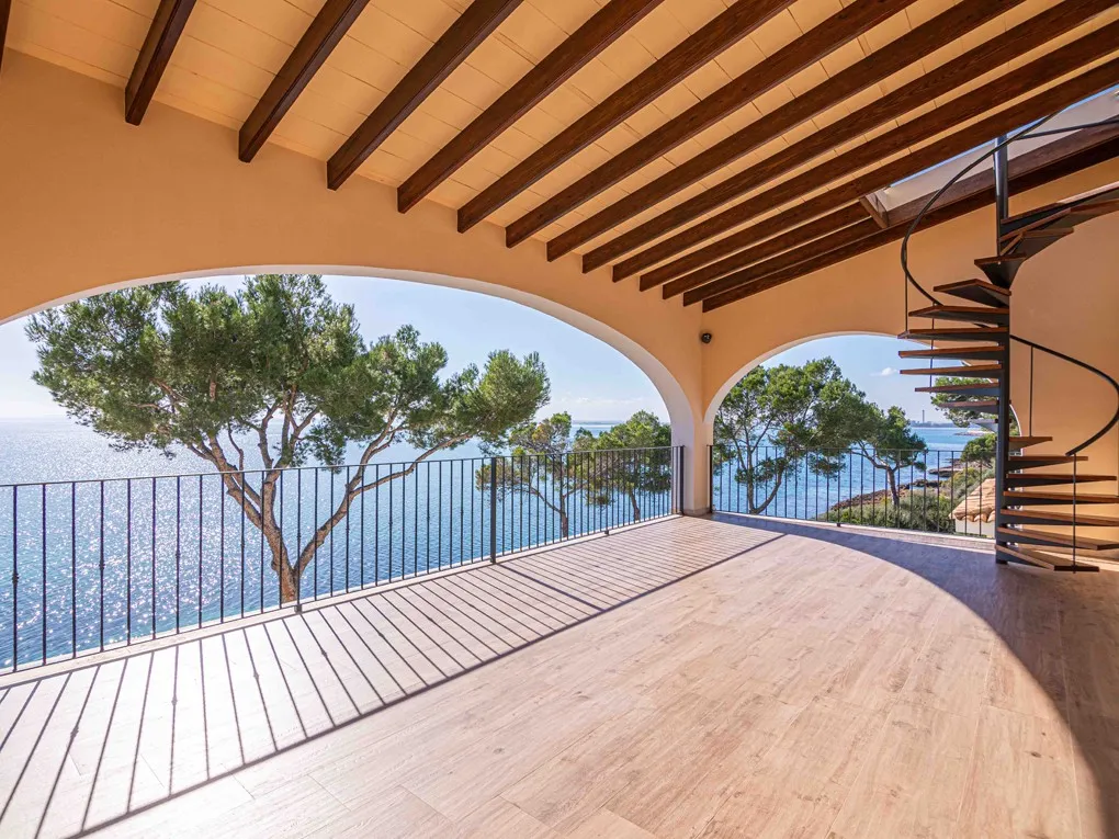 Prachtige luxe villa met directe toegang tot de zee in Alcanada-5