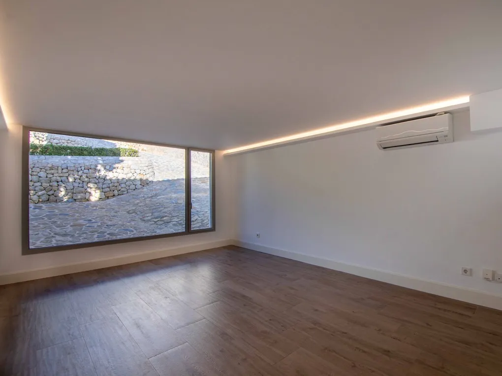 Prachtige luxe villa met directe toegang tot de zee in Alcanada-16