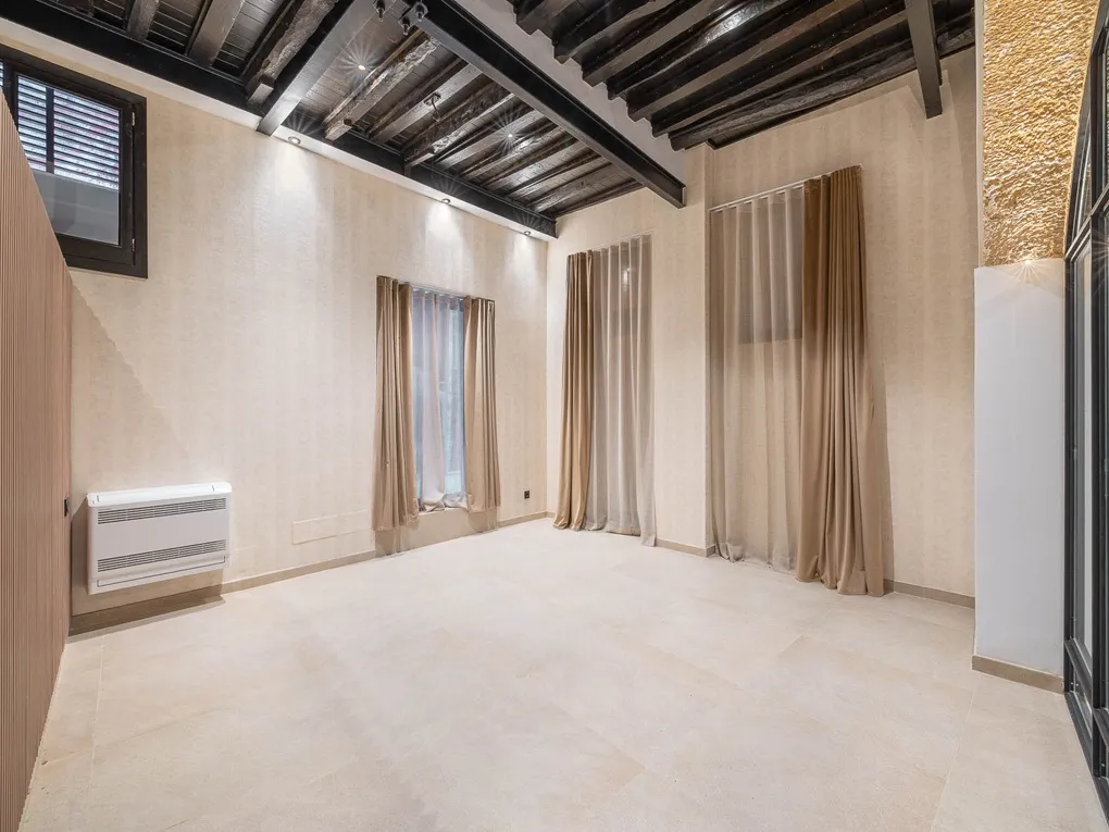 Habitatge amb caràcter en un palau històric-7