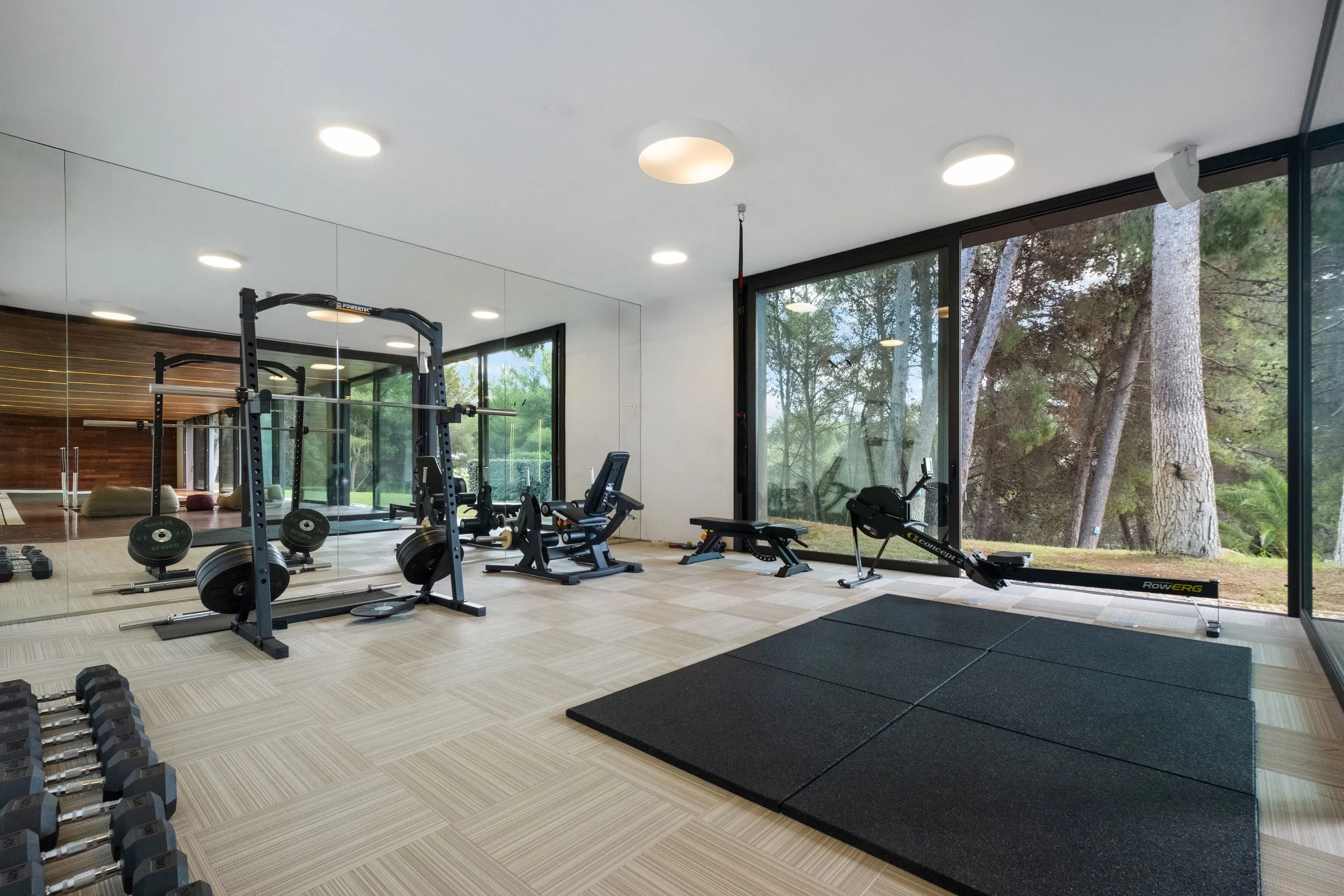 Eklektyczna willa z wyjątkowym spa-13