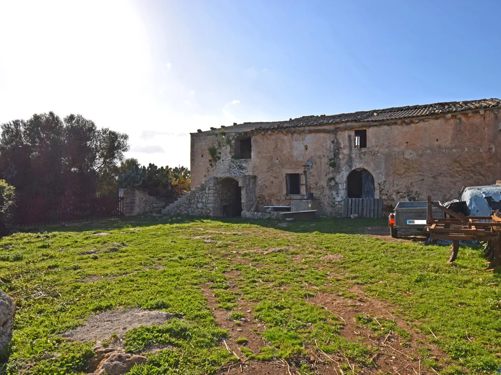 Mallorquin country house to renovate-4