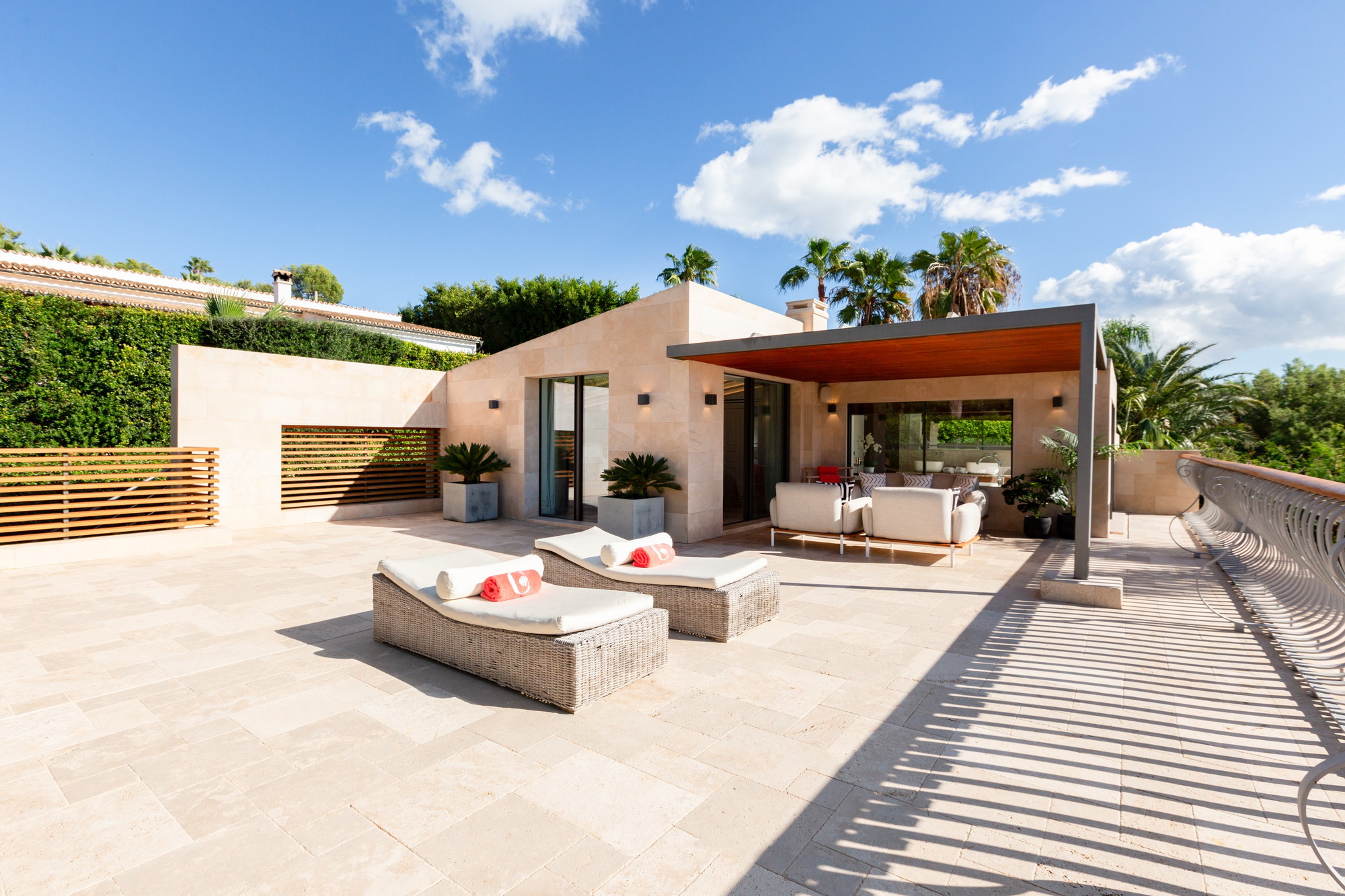 Villa Rossegada: Coastal Luxury for Unforgettable Holidays-15