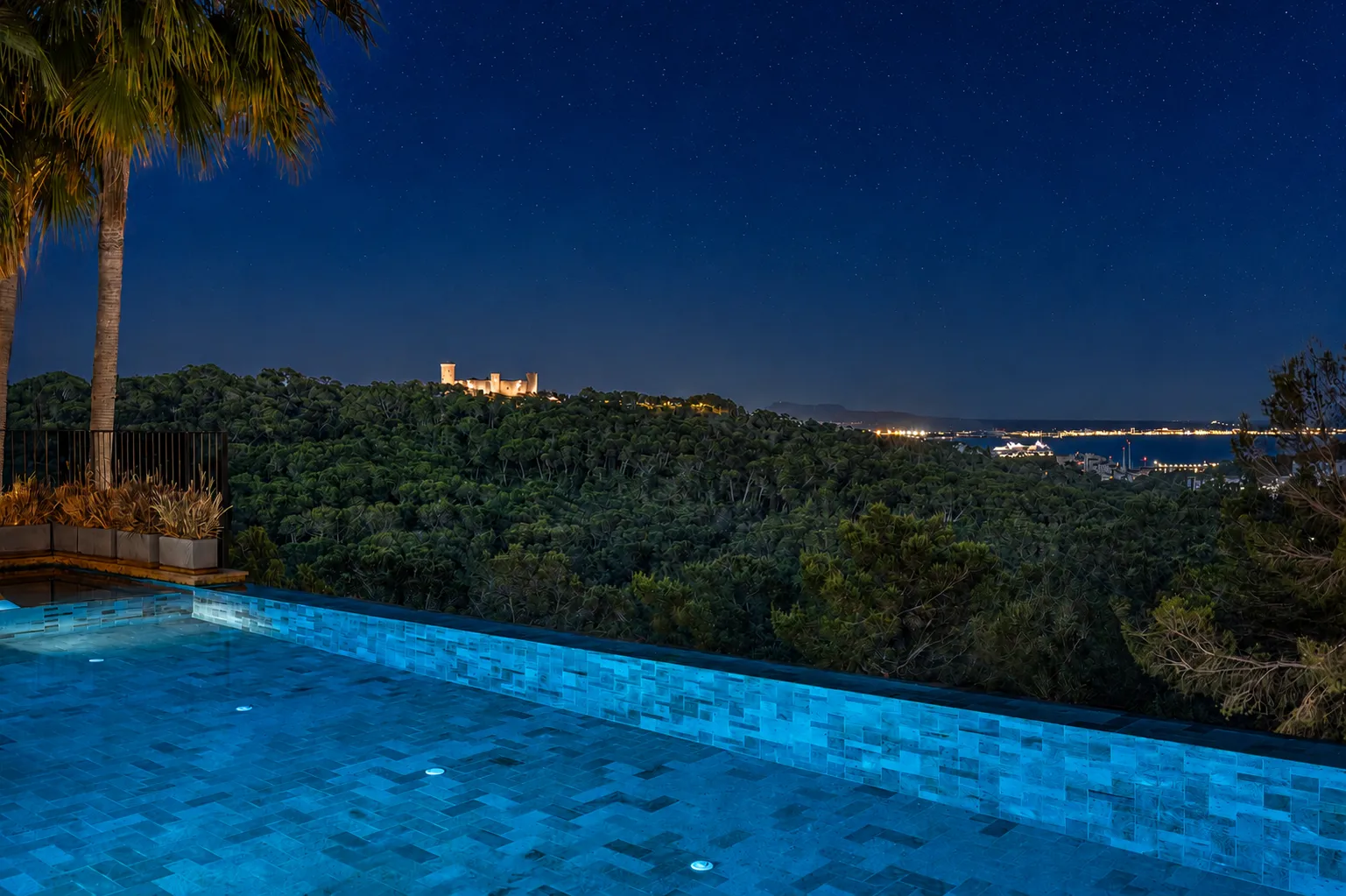 Exclusieve designvilla op een toplocatie met spectaculair zeezicht en uitzicht op het Castell de Bellver-24