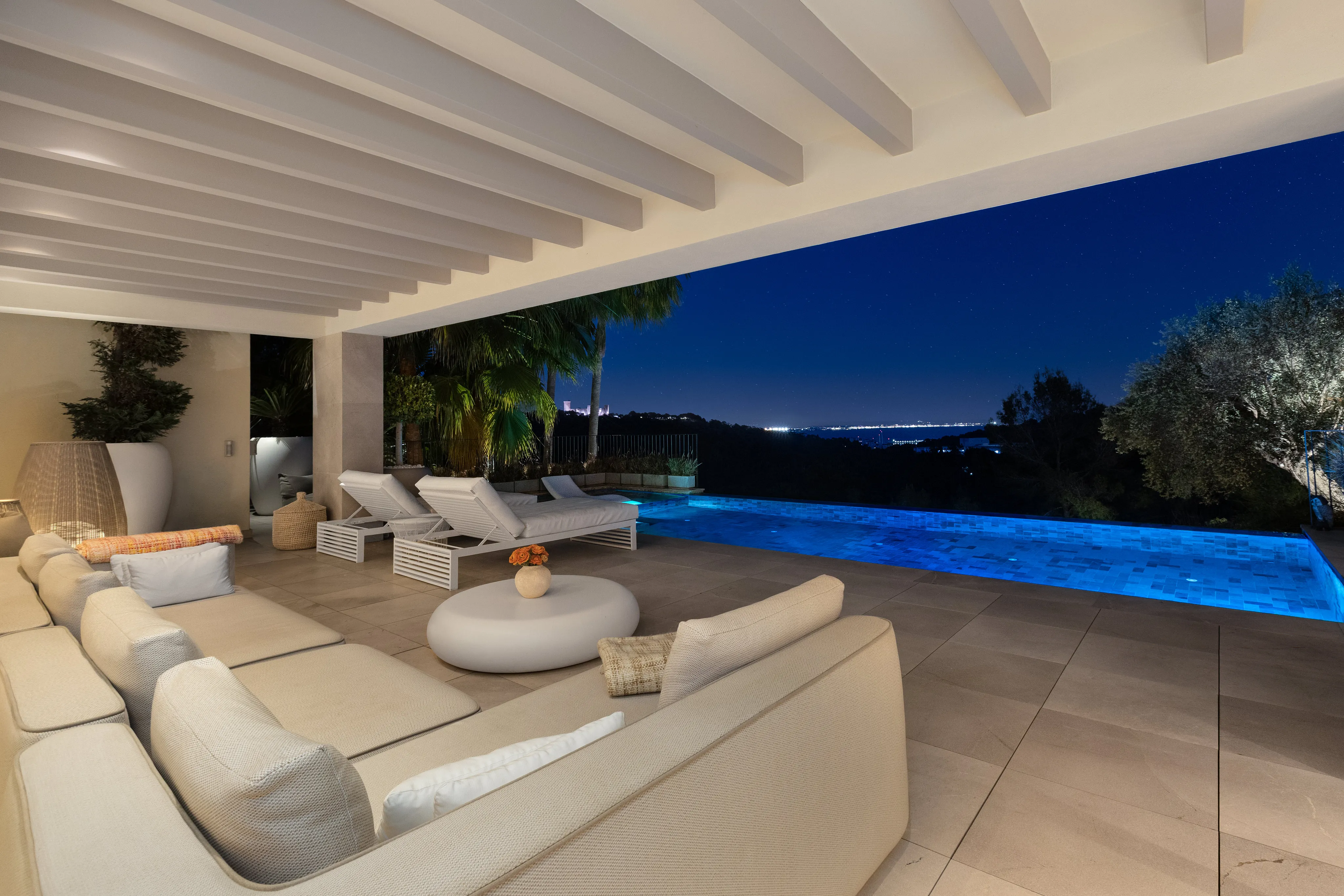 Exclusieve designvilla op een toplocatie met spectaculair zeezicht en uitzicht op het Castell de Bellver-21