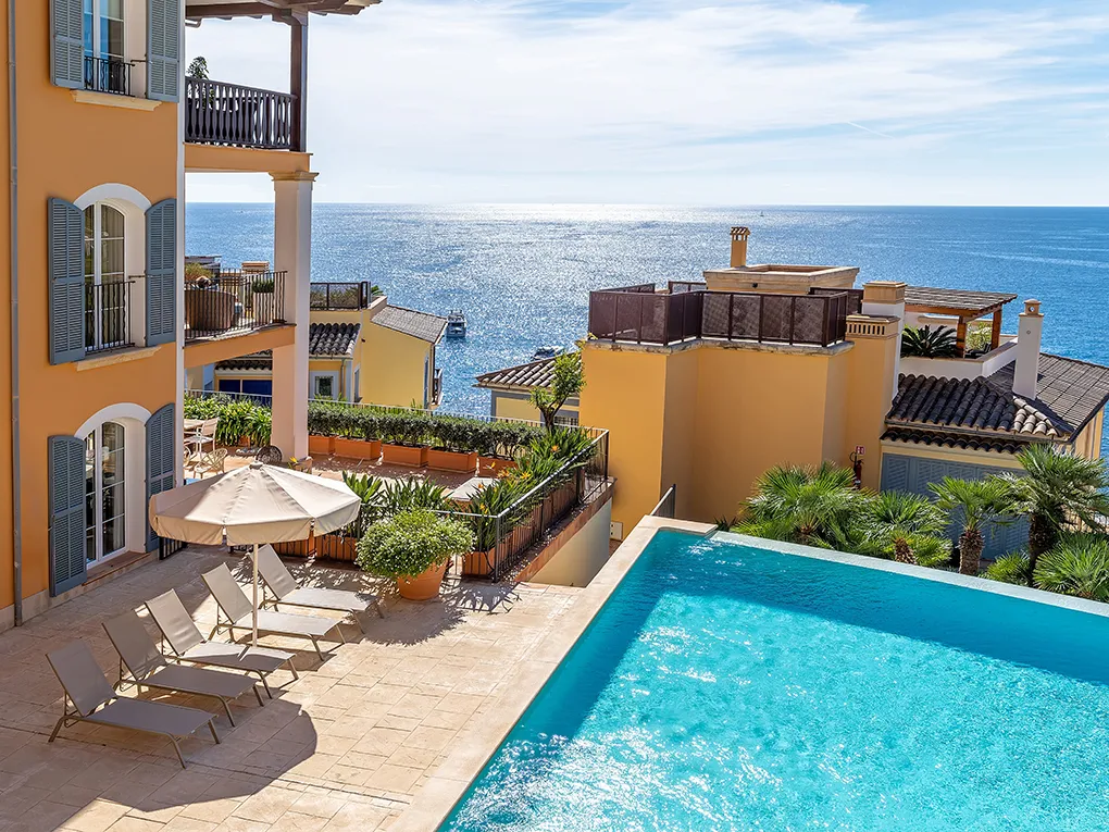 Apartment with sea view in exclusive complex-1