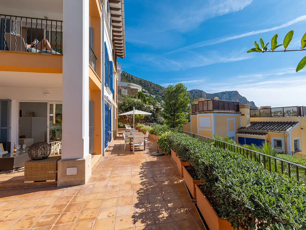 Apartment with sea view in exclusive complex-17