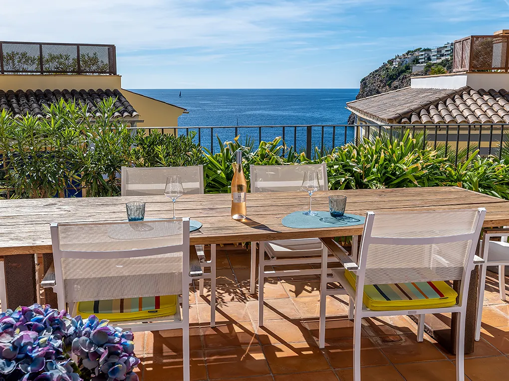 Apartment with sea view in exclusive complex-2