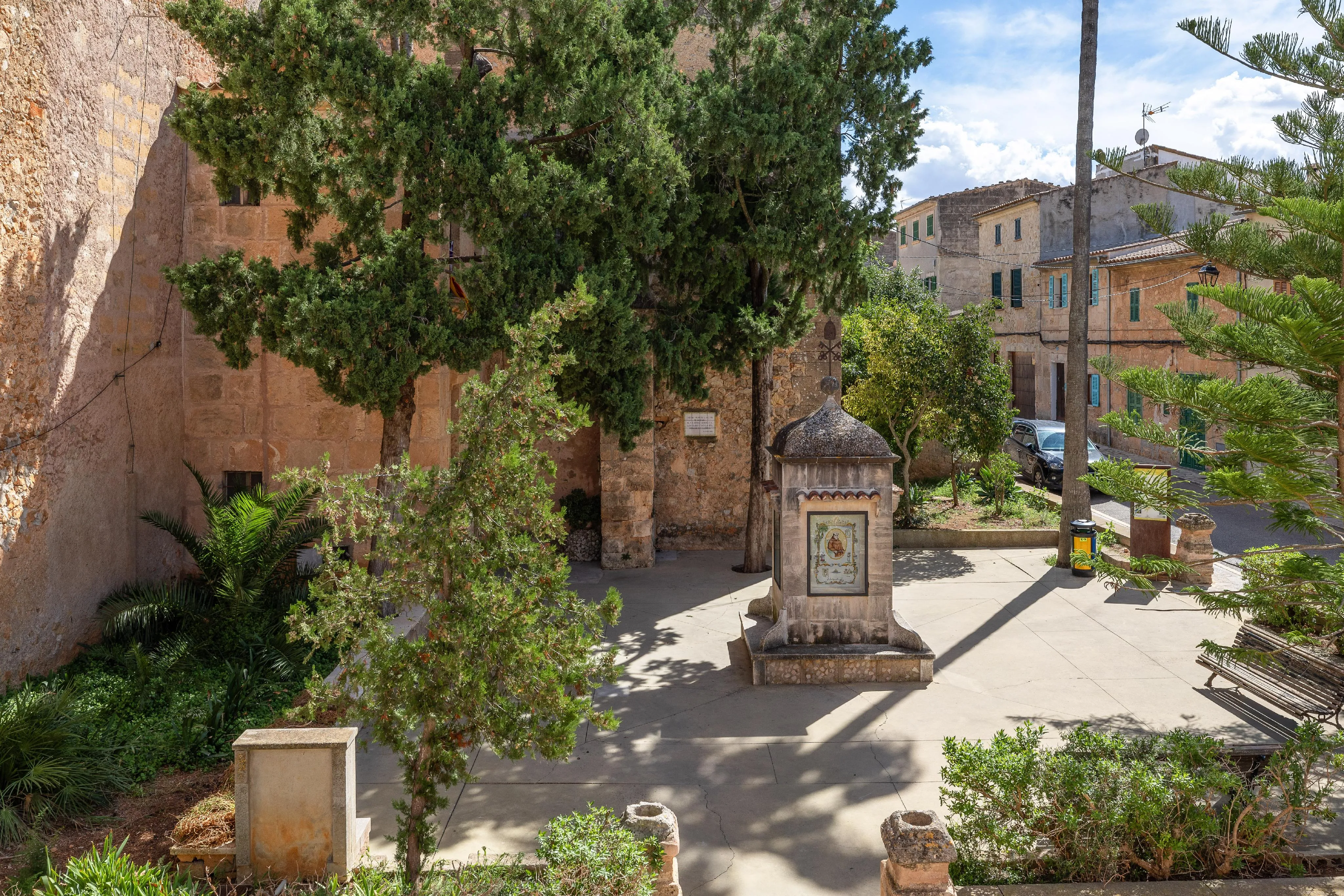 Un racó amb ànima: Casa de poble amb jardí-3