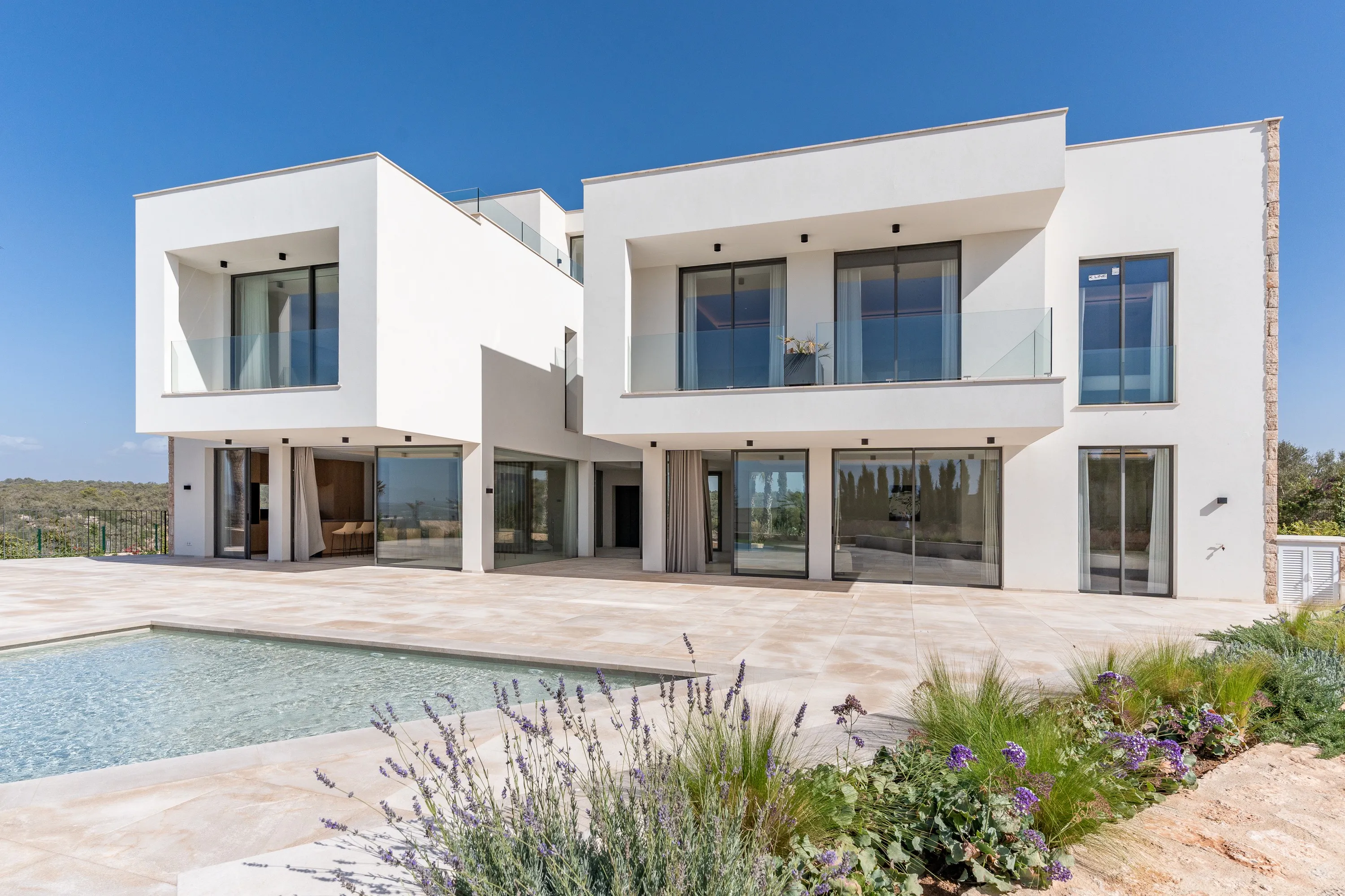 Exceptional design concept in very good location-3