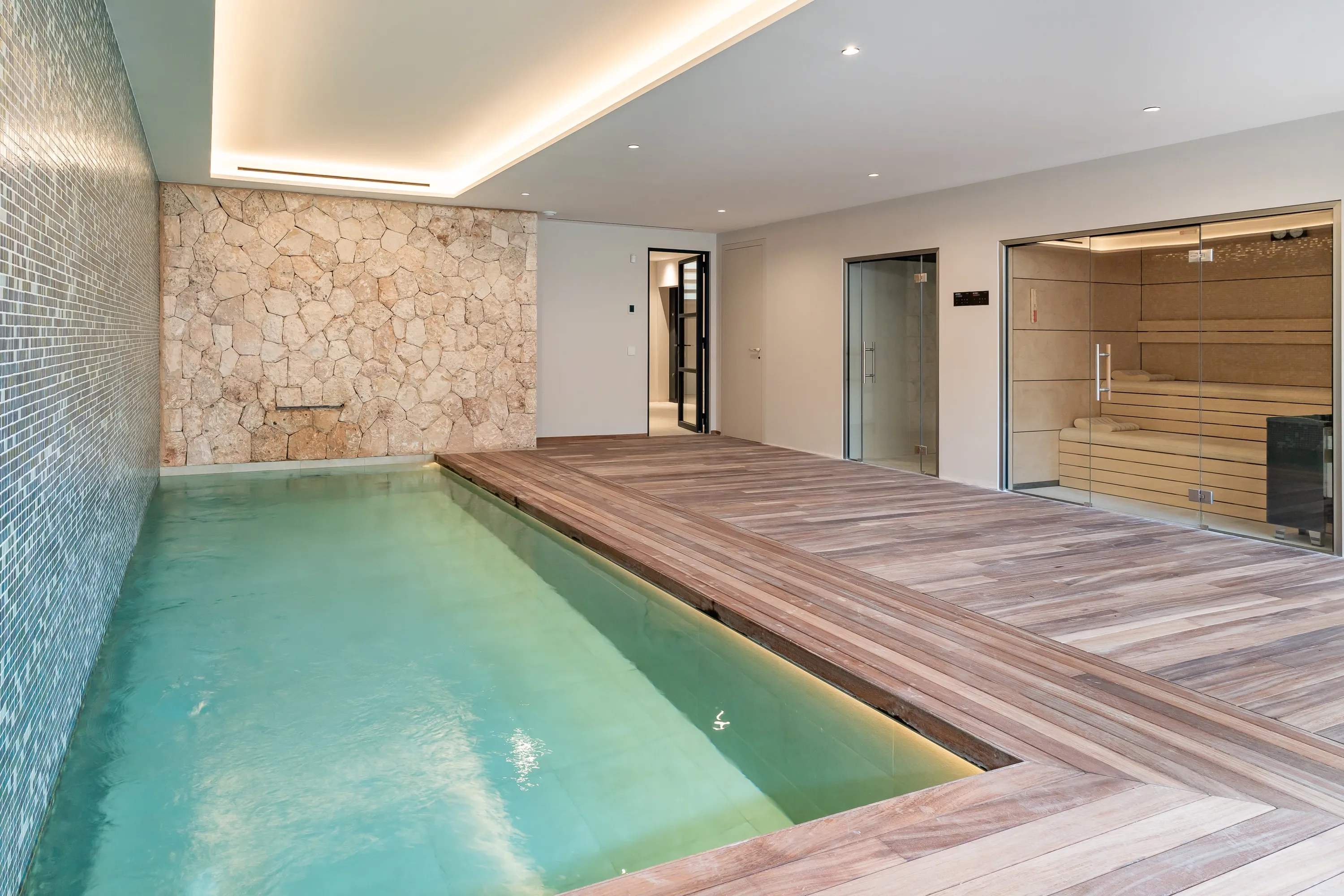 Exceptional design concept in very good location-16