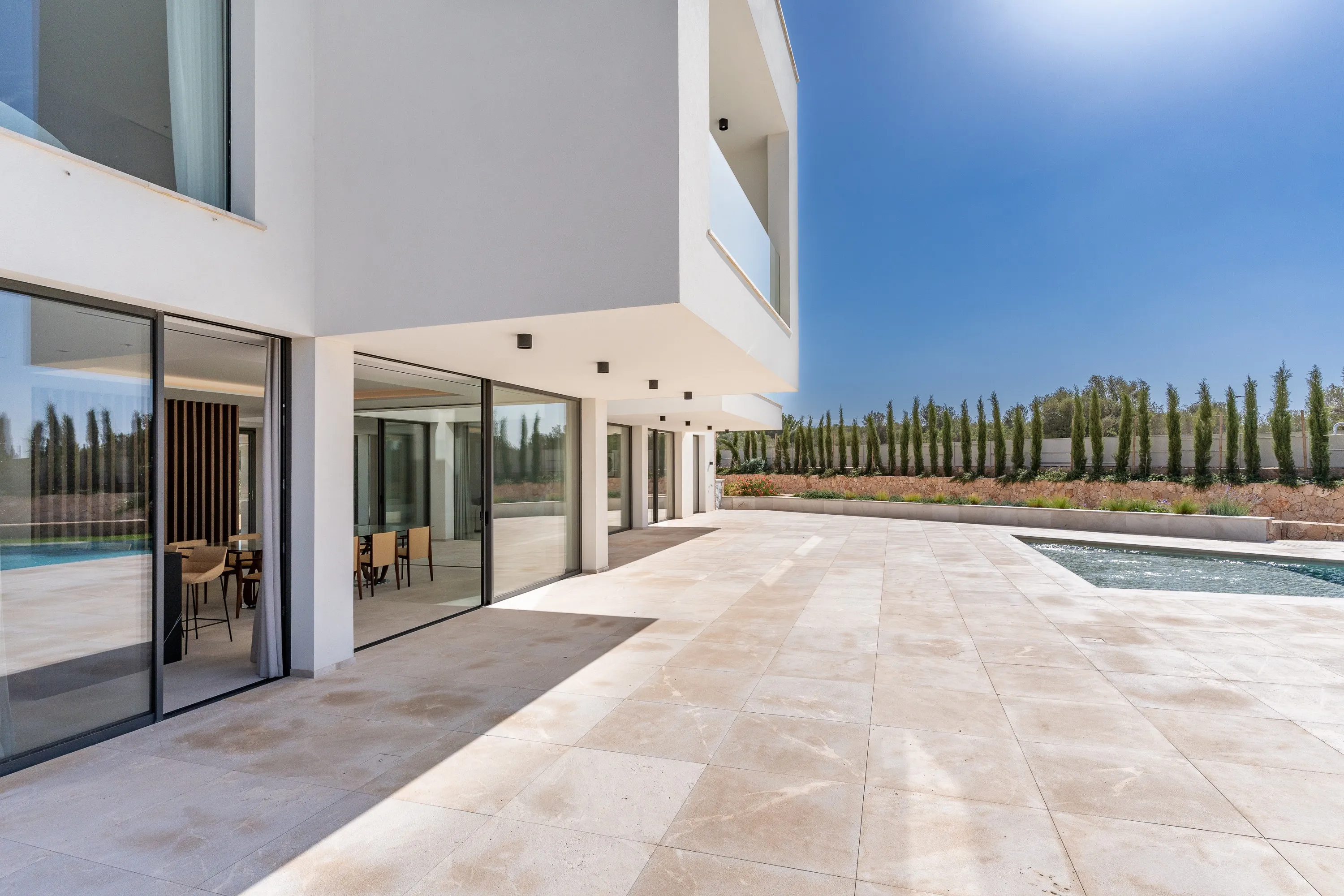 Exceptional design concept in very good location-20