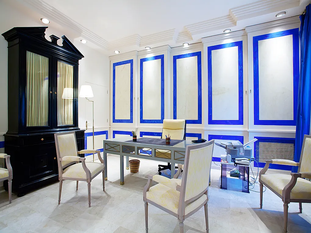 Imponerende villa i privat have-6