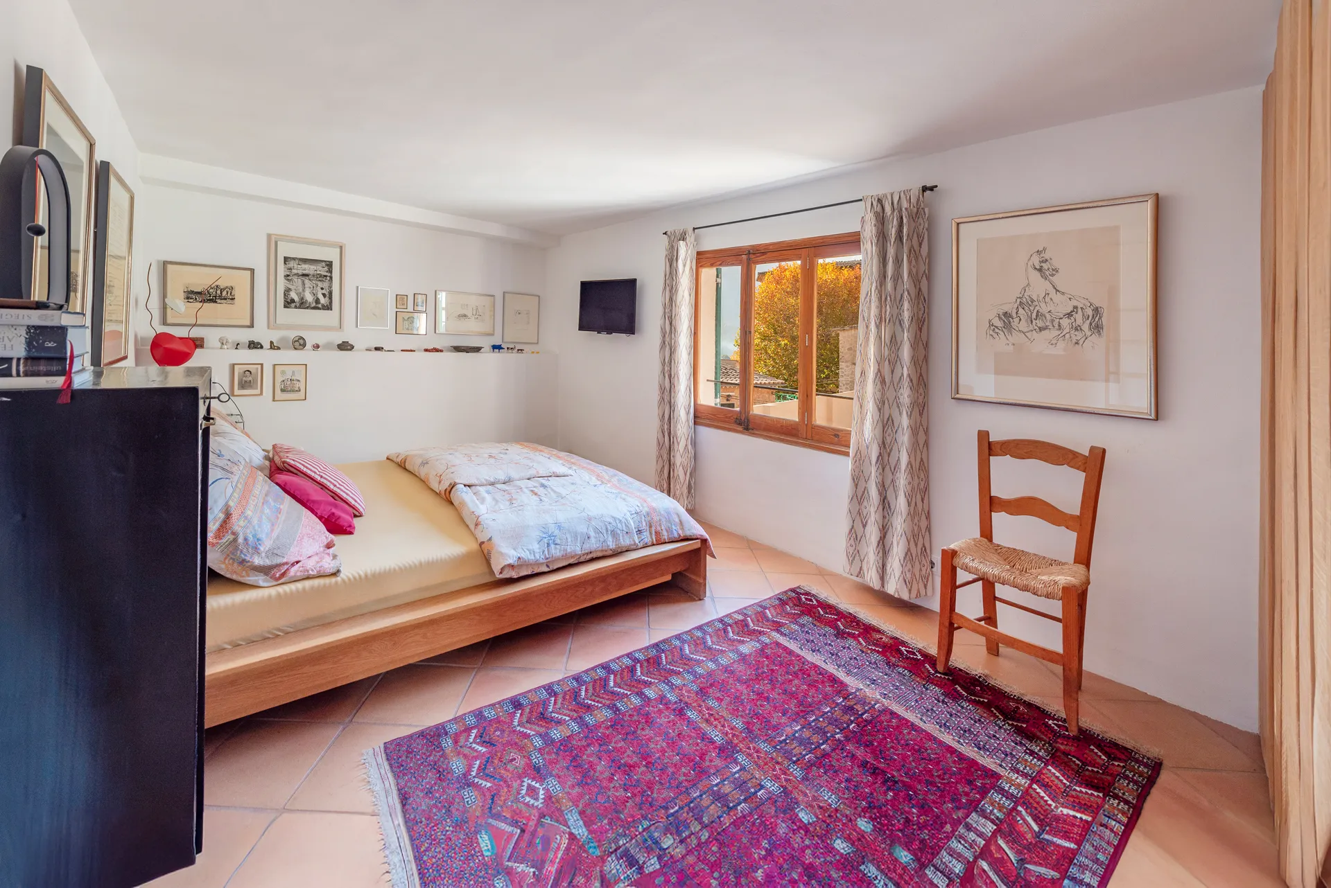 Una casa de poble atemporal a Fornalutx — Vistes a la muntanya, llum solar i encant autèntic-12