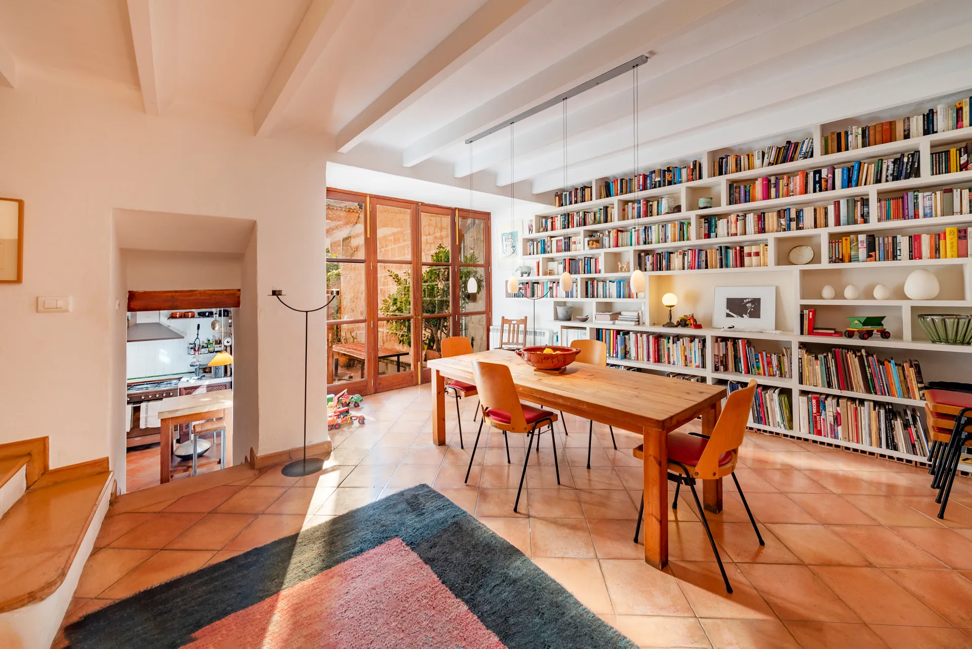 Une maison de ville intemporelle de Fornalutx - vue sur la montagne, lumière du soleil & charme authentique-8