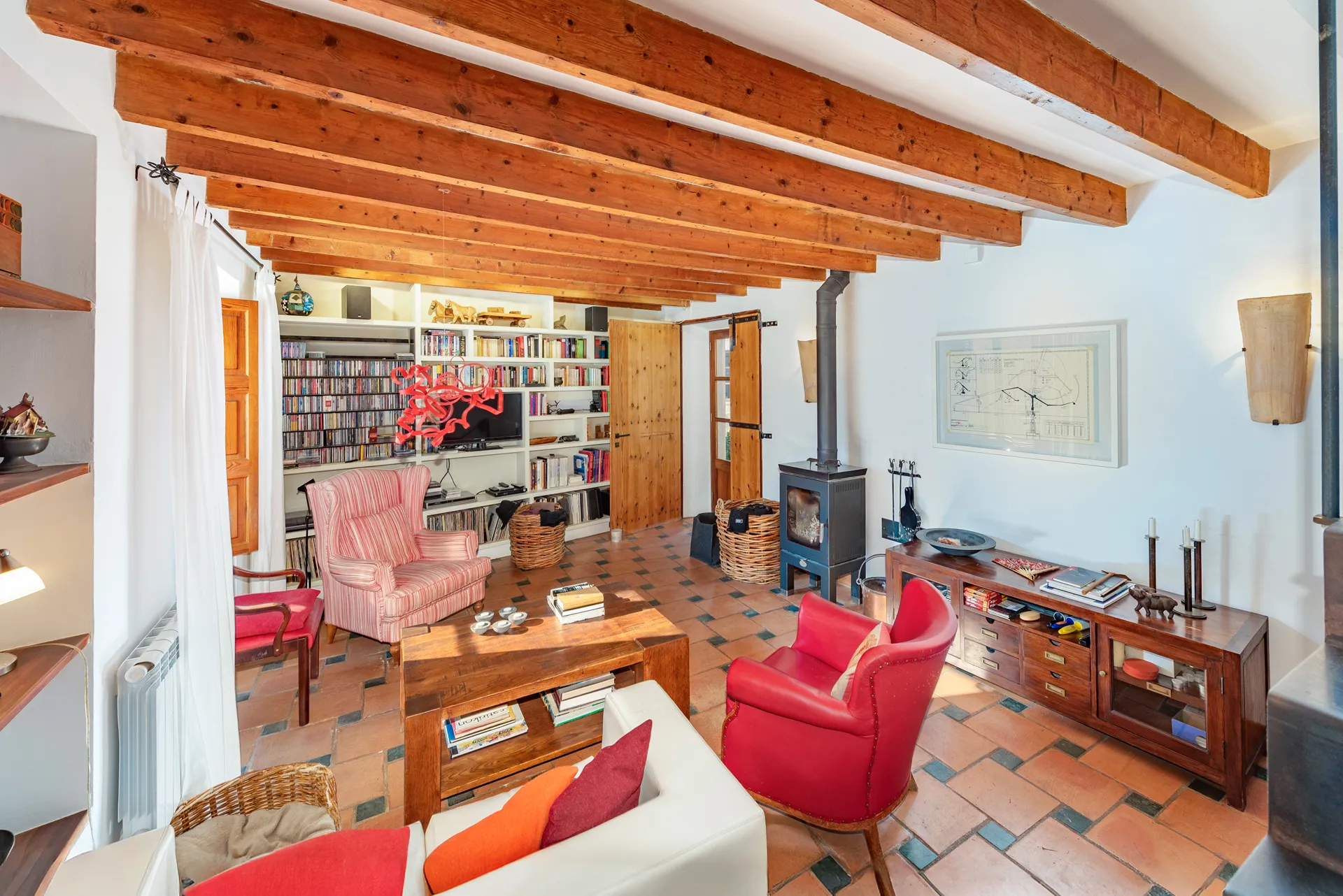 Une maison de ville intemporelle de Fornalutx - vue sur la montagne, lumière du soleil & charme authentique-18