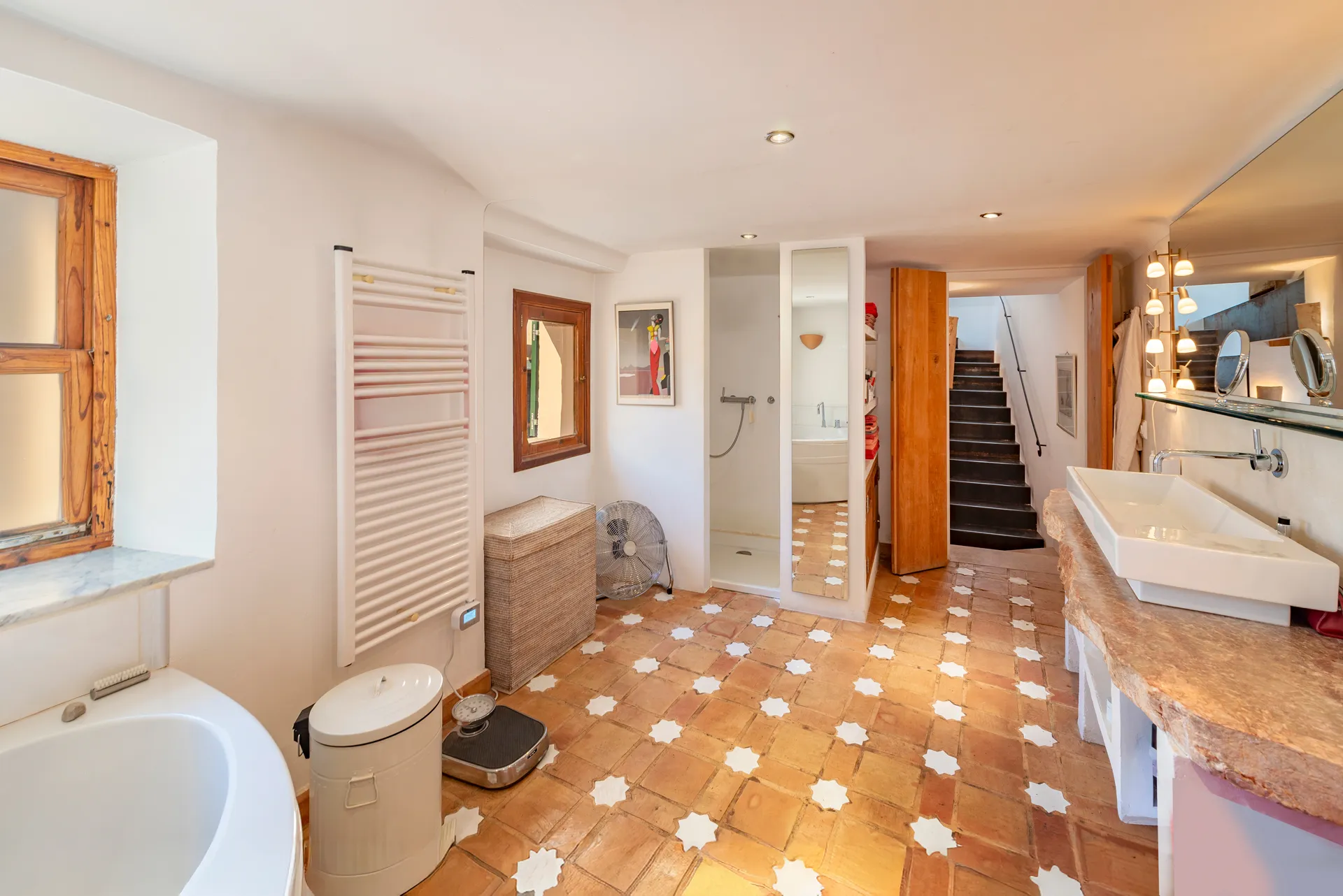 Una casa de poble atemporal a Fornalutx — Vistes a la muntanya, llum solar i encant autèntic-15