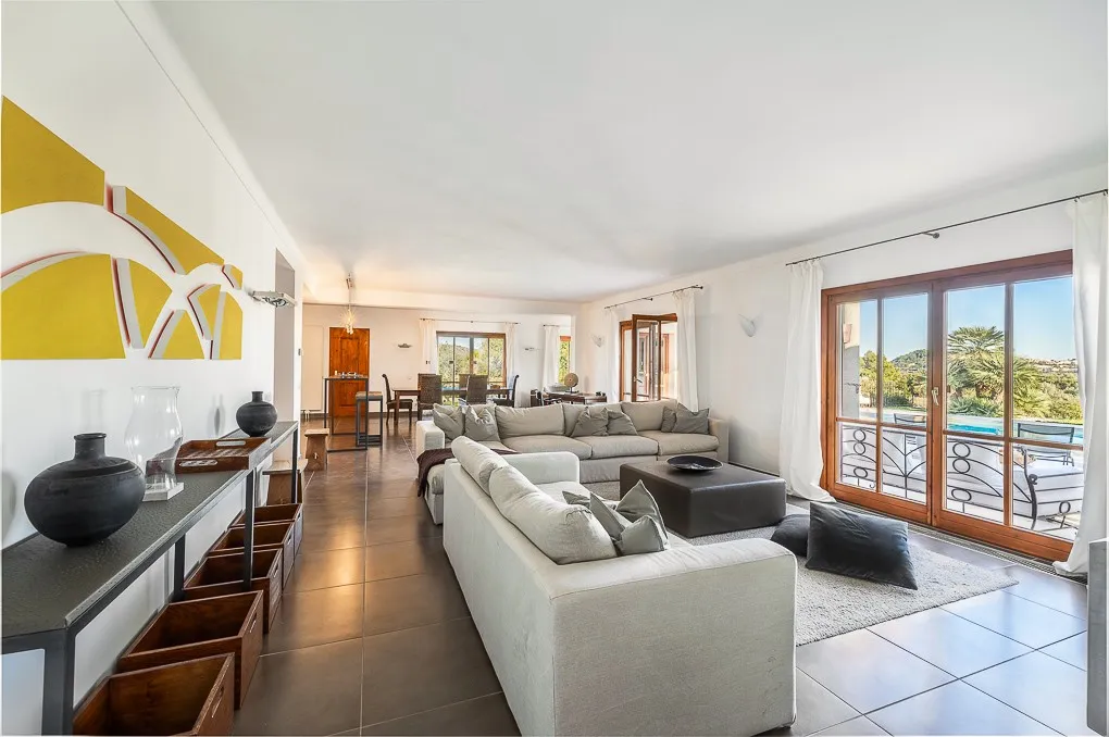 Finca moderna con vistas panorámicas-7