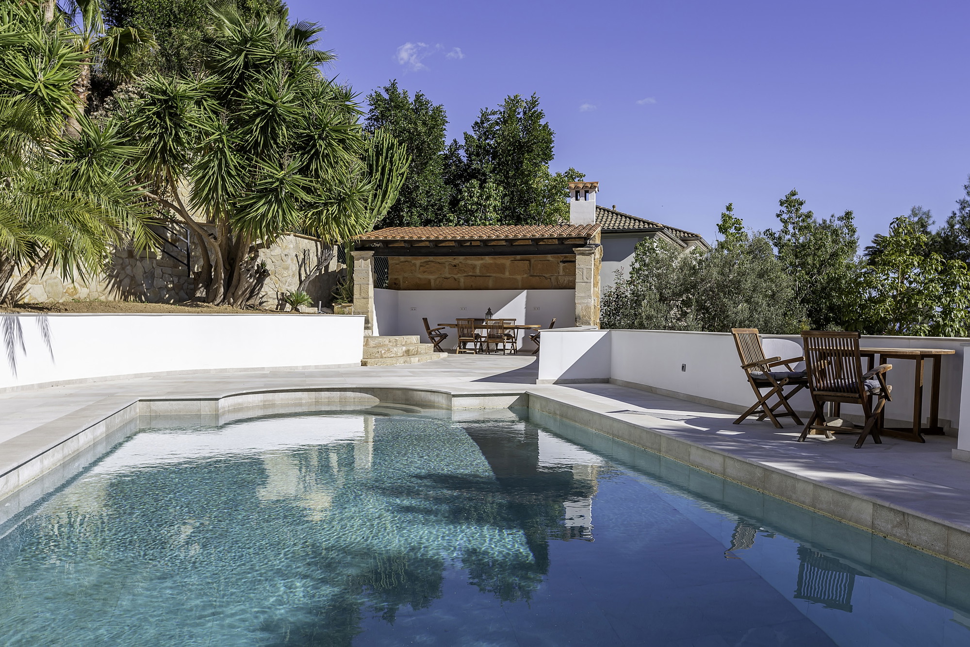 Tastefully renovated villa in Son Vida-20