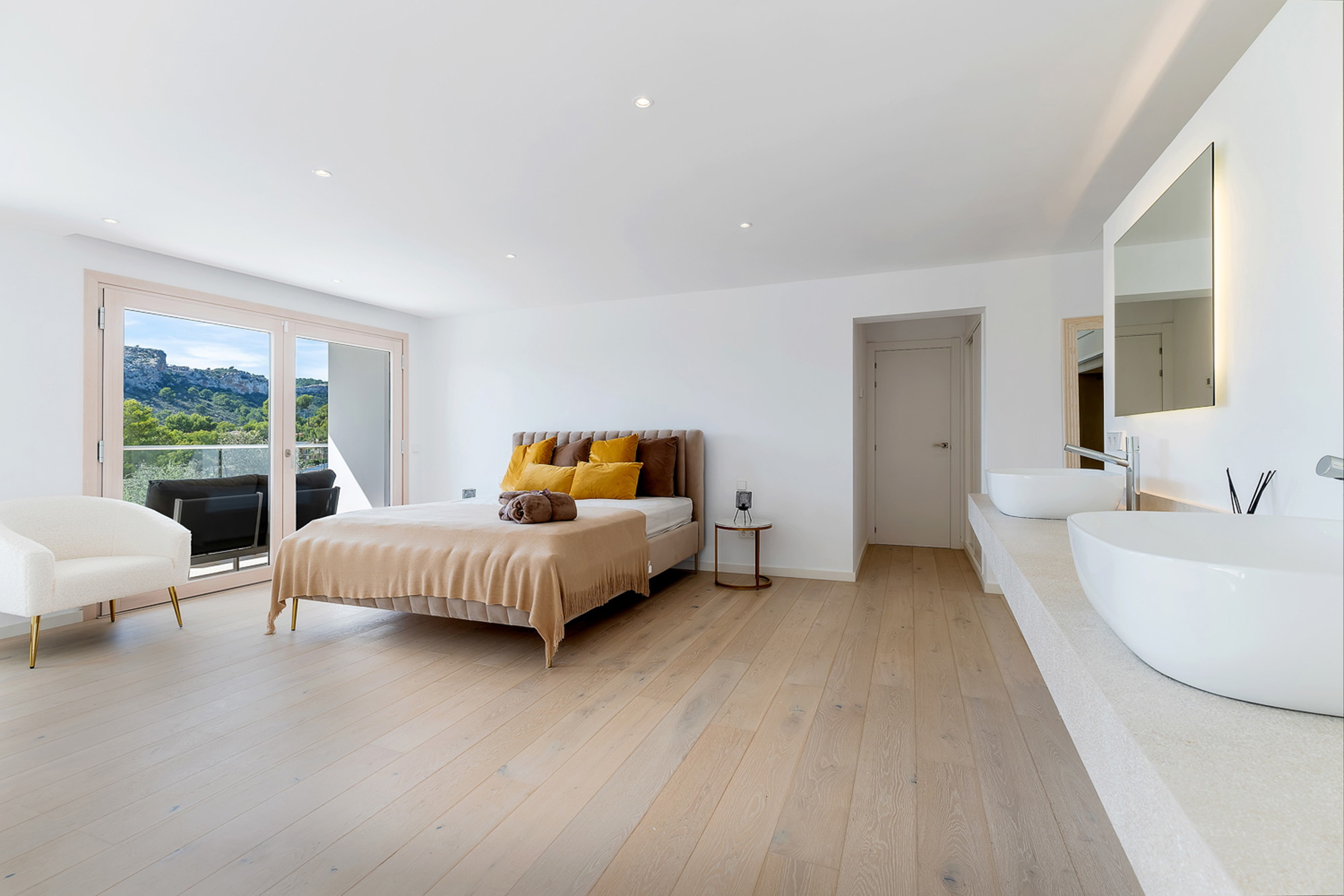 Tastefully renovated villa in Son Vida-11