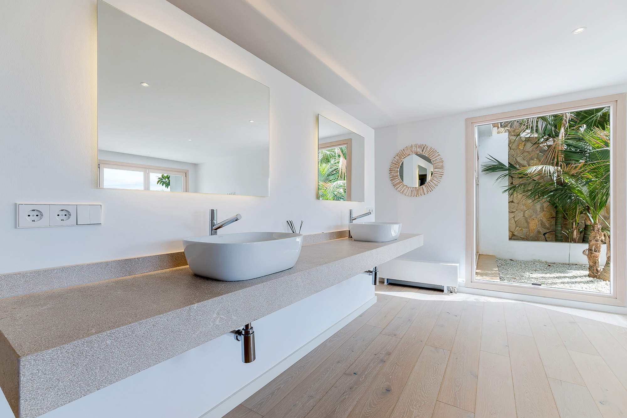 Tastefully renovated villa in Son Vida-13