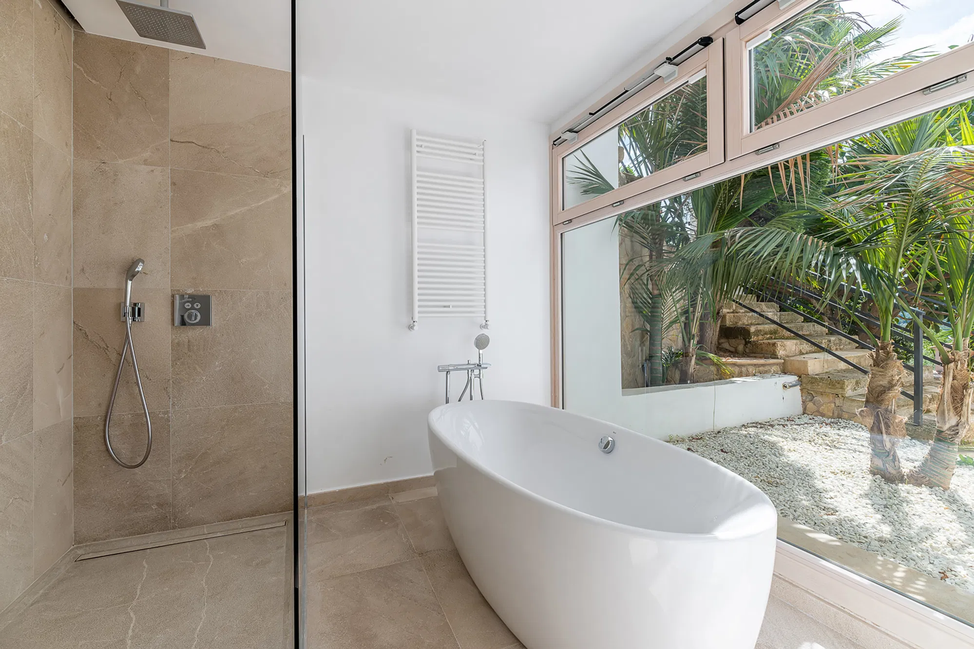 Tastefully renovated villa in Son Vida-16