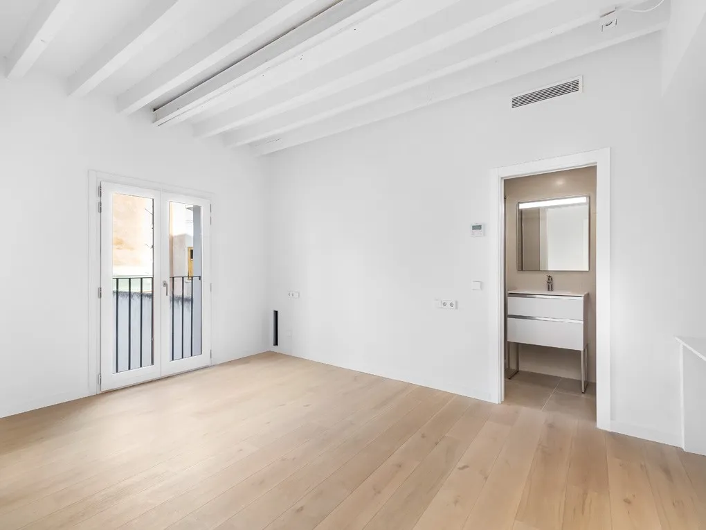 Nieuwbouw appartement met parkeerplaats & lift in de oude stad - Palma-11