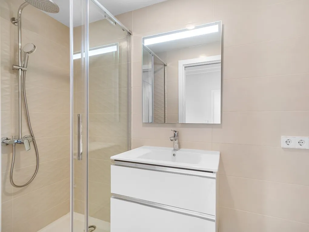 Nieuwbouw appartement met parkeerplaats & lift in de oude stad - Palma-12