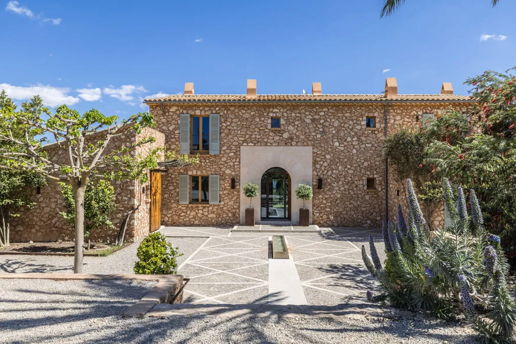 State of the art - Natural stone country house with vineyard-3