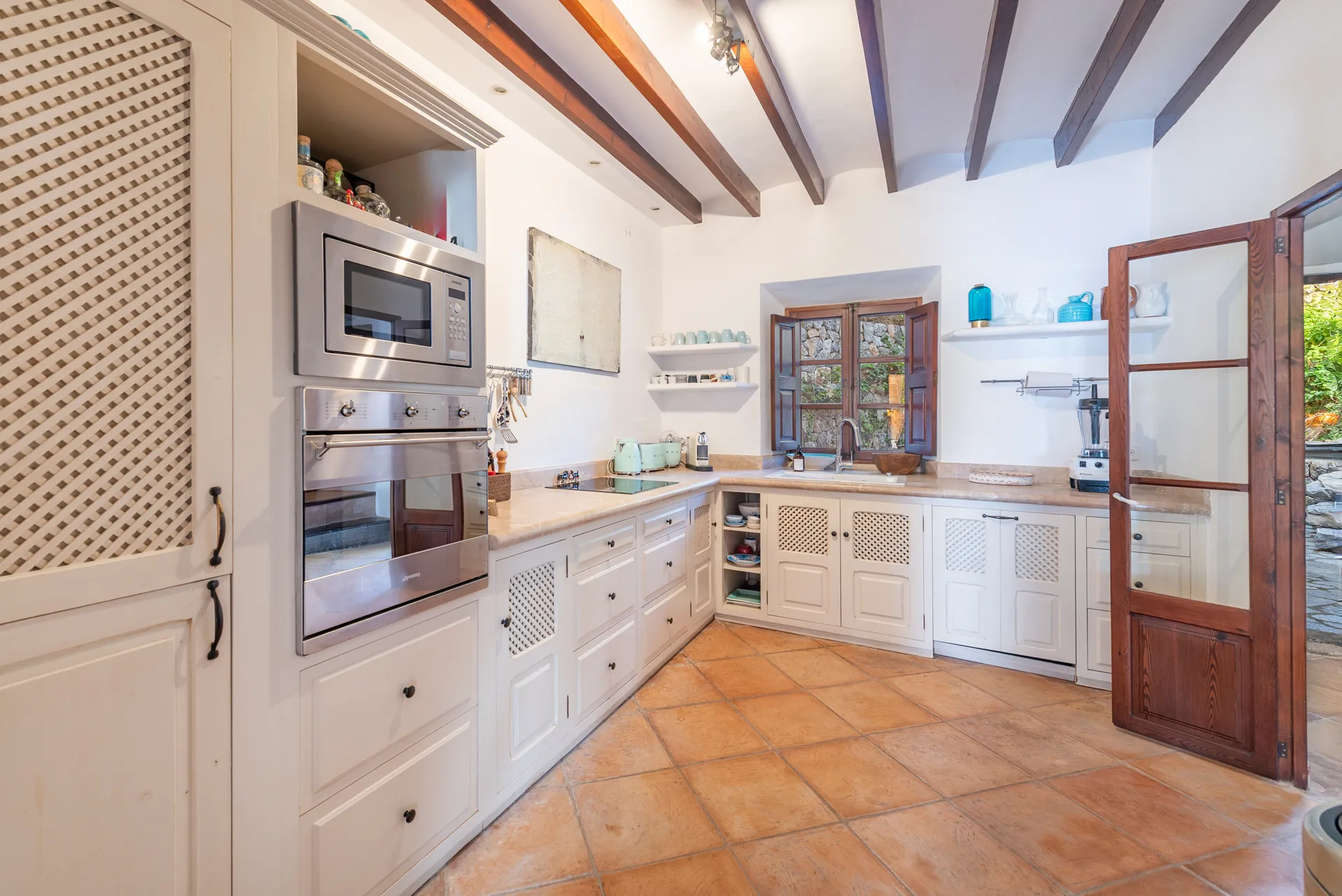 Casa Mestre, kun et hjerteslag fra livet i Deià, med investeringsappel-10