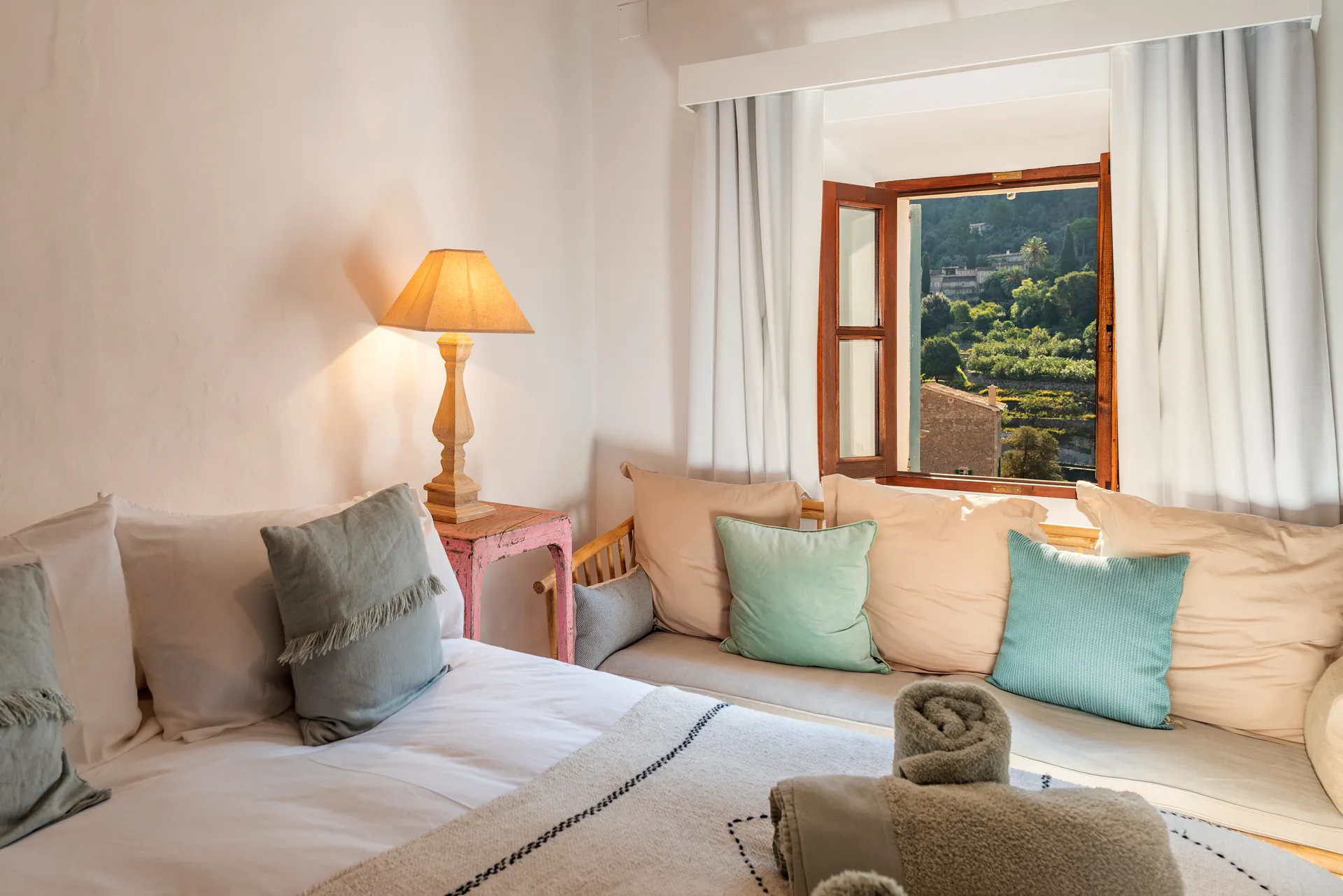 Casa Mestre, a un paso de la vida en Deià, con atractivo para inversionistas-16