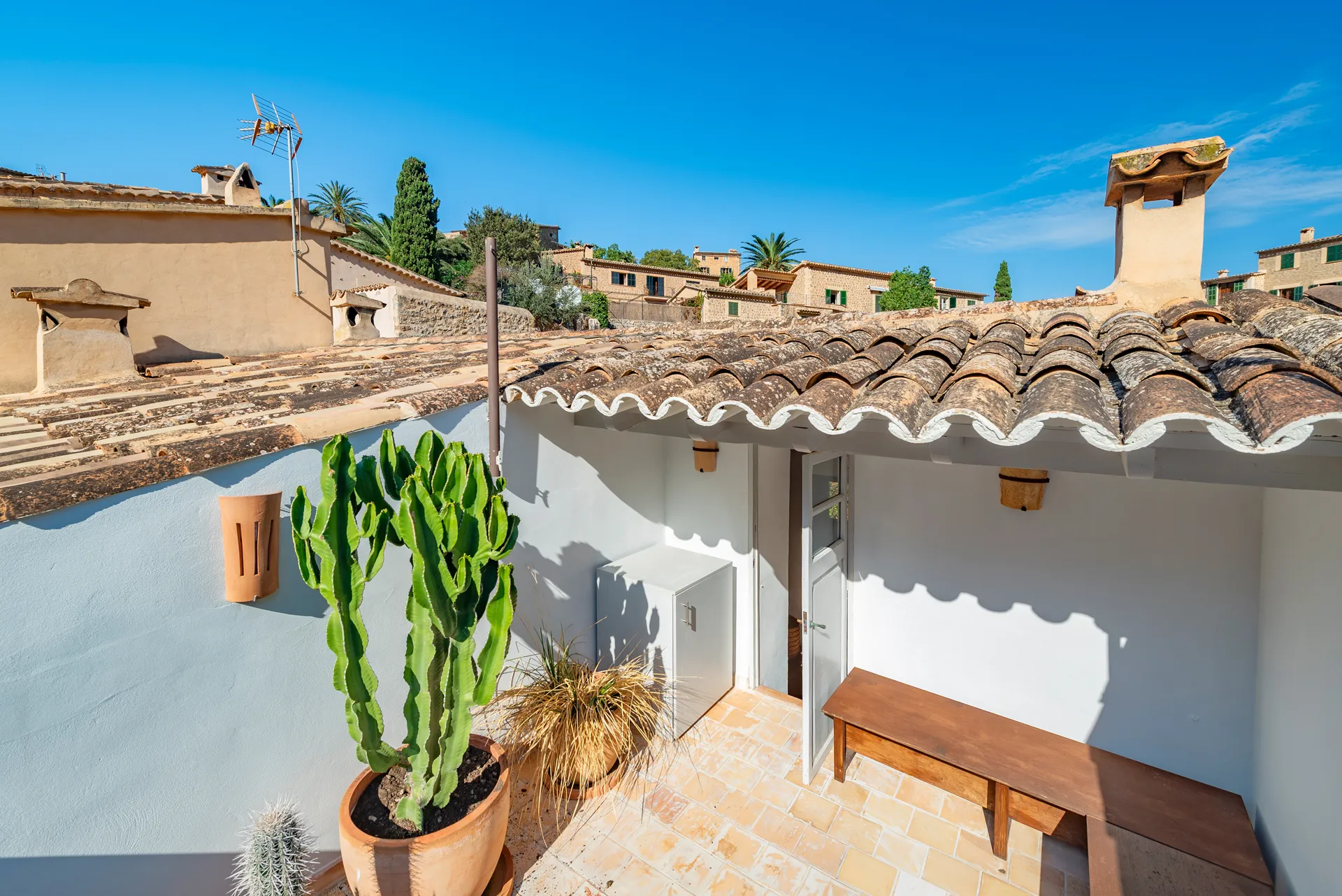 Casa Mestre, a un paso de la vida en Deià, con atractivo para inversionistas-27