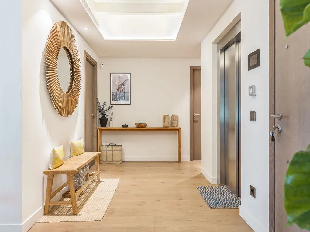 High-quality apartment with stylish flair, elevator and parking-12