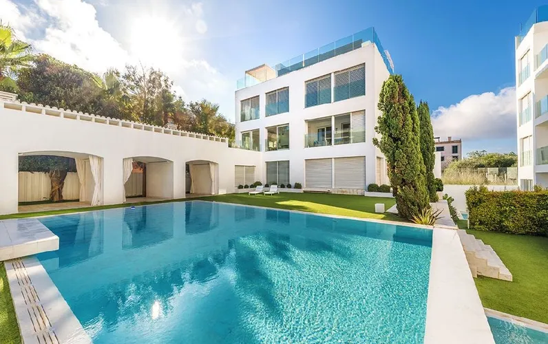 Ultranowoczesne, luksusowe mieszkanie na parterze z bezpośrednim dostępem do basenu